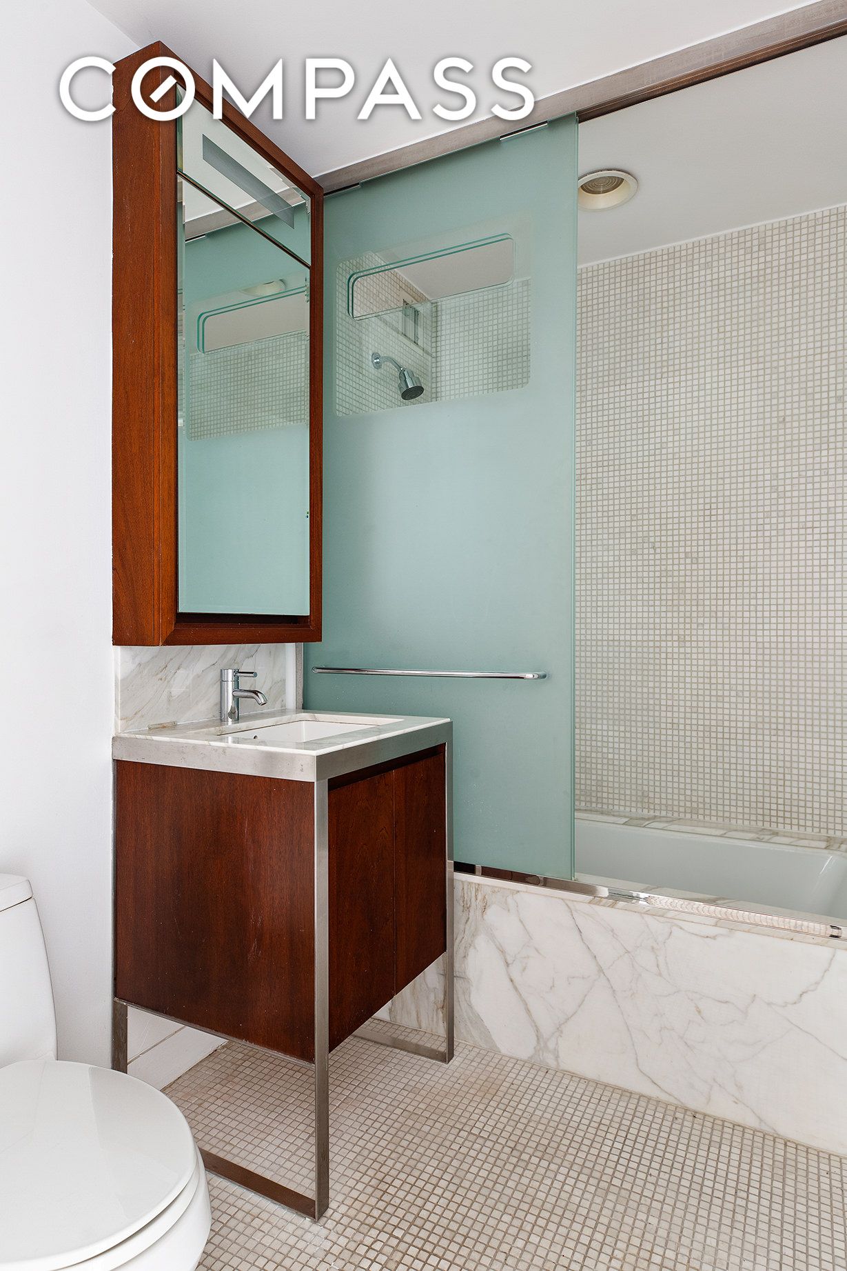 #9 photo, 225 Lafayette Street, マンハッタン NoLita , NY 10012