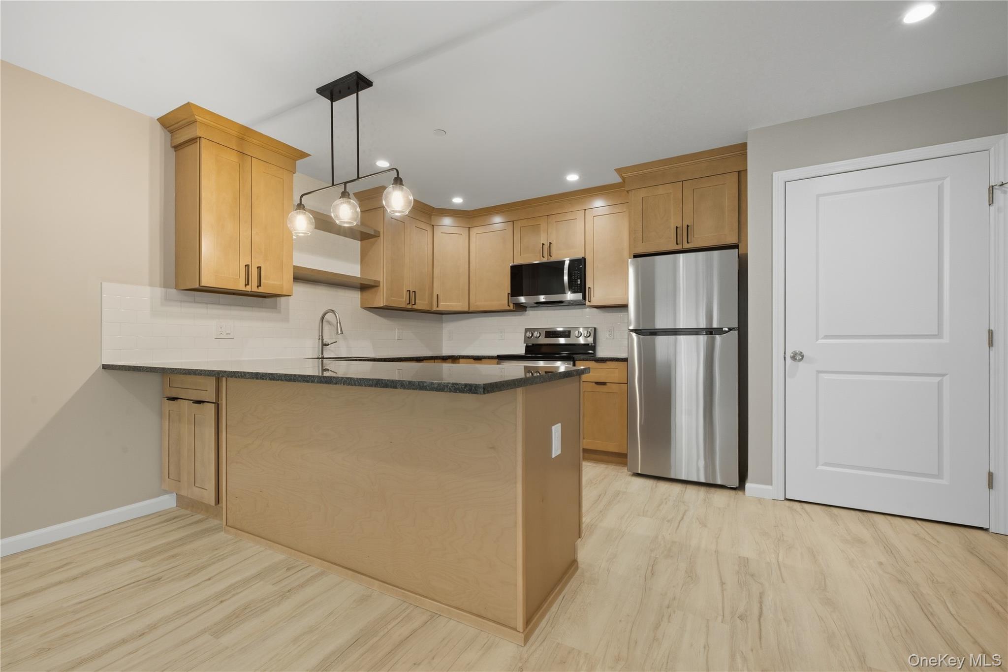 #8 photo, 71 N Main Street, ナッソー郡 Freeport , NY 11520