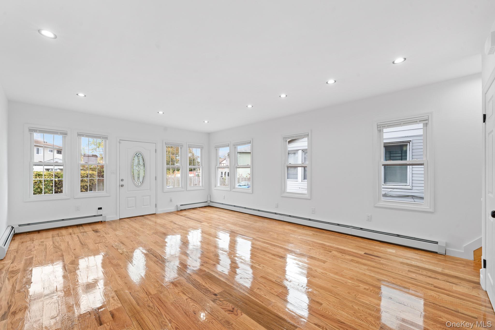 #2 photo, 13415 Cheney Street, クイーンズ区 Springfield Gardens , NY 11434