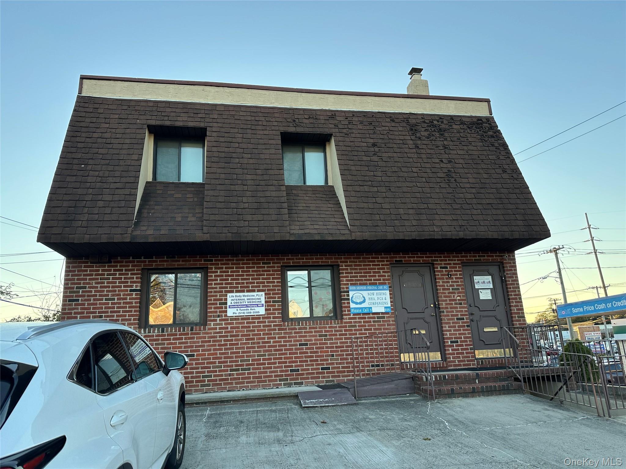 #1 photo, 6 Tuxedo Avenue, ナッソー郡 New Hyde Park , NY 11040