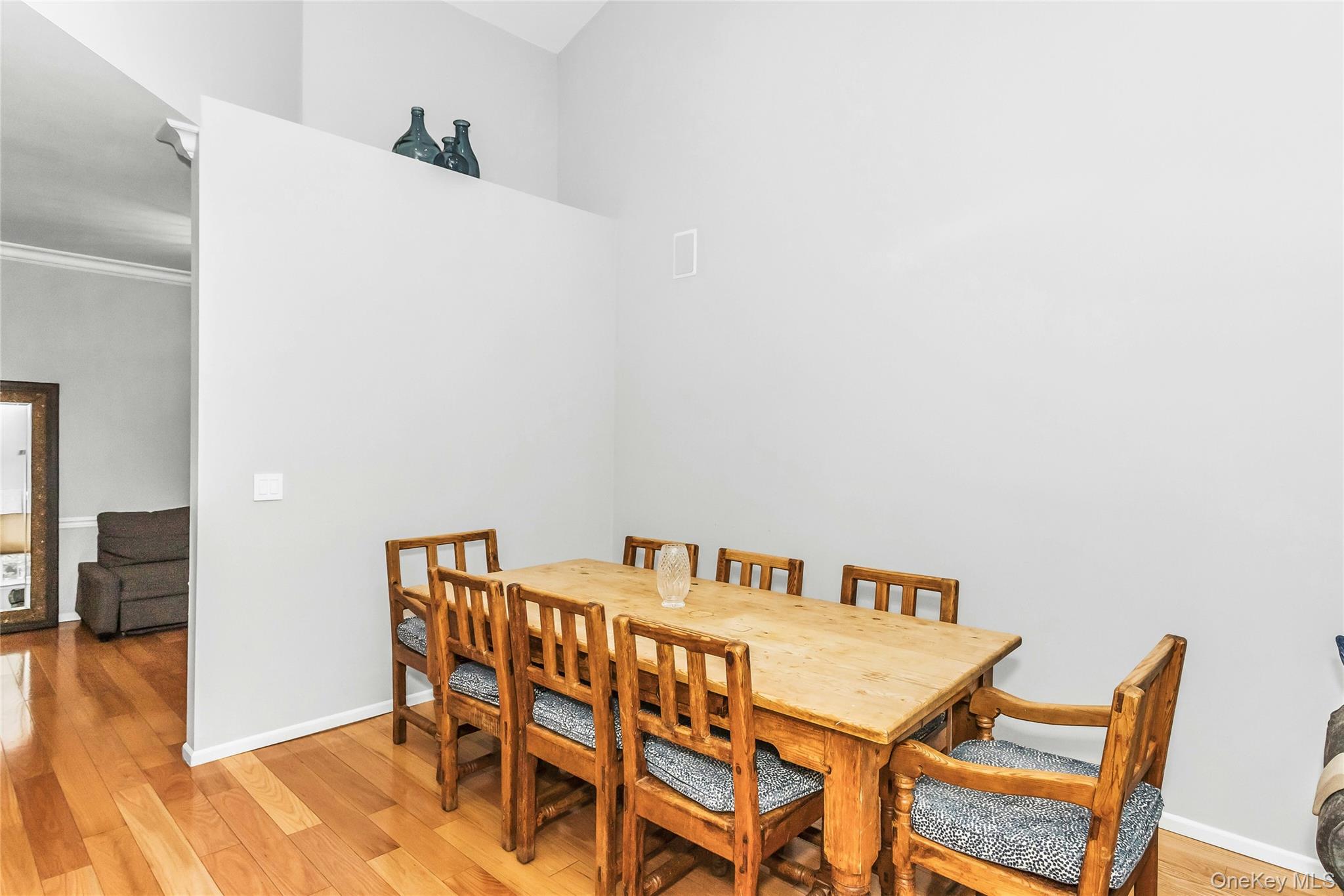 #13 photo, 99 Carriage Lane, Plainview , NY 11803