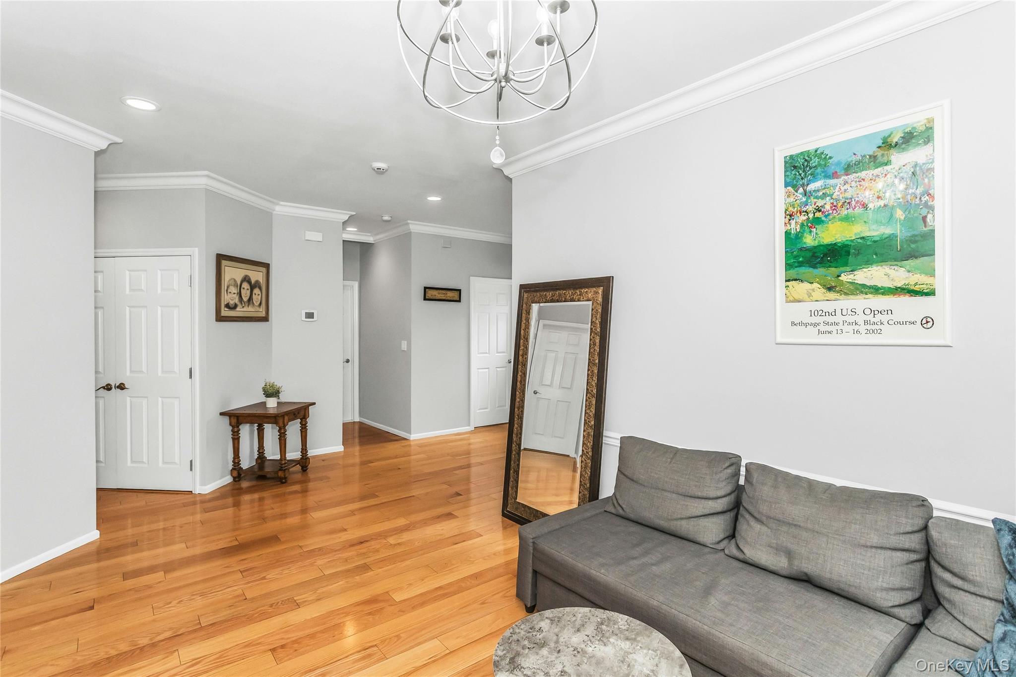 #7 photo, 99 Carriage Lane, Plainview , NY 11803