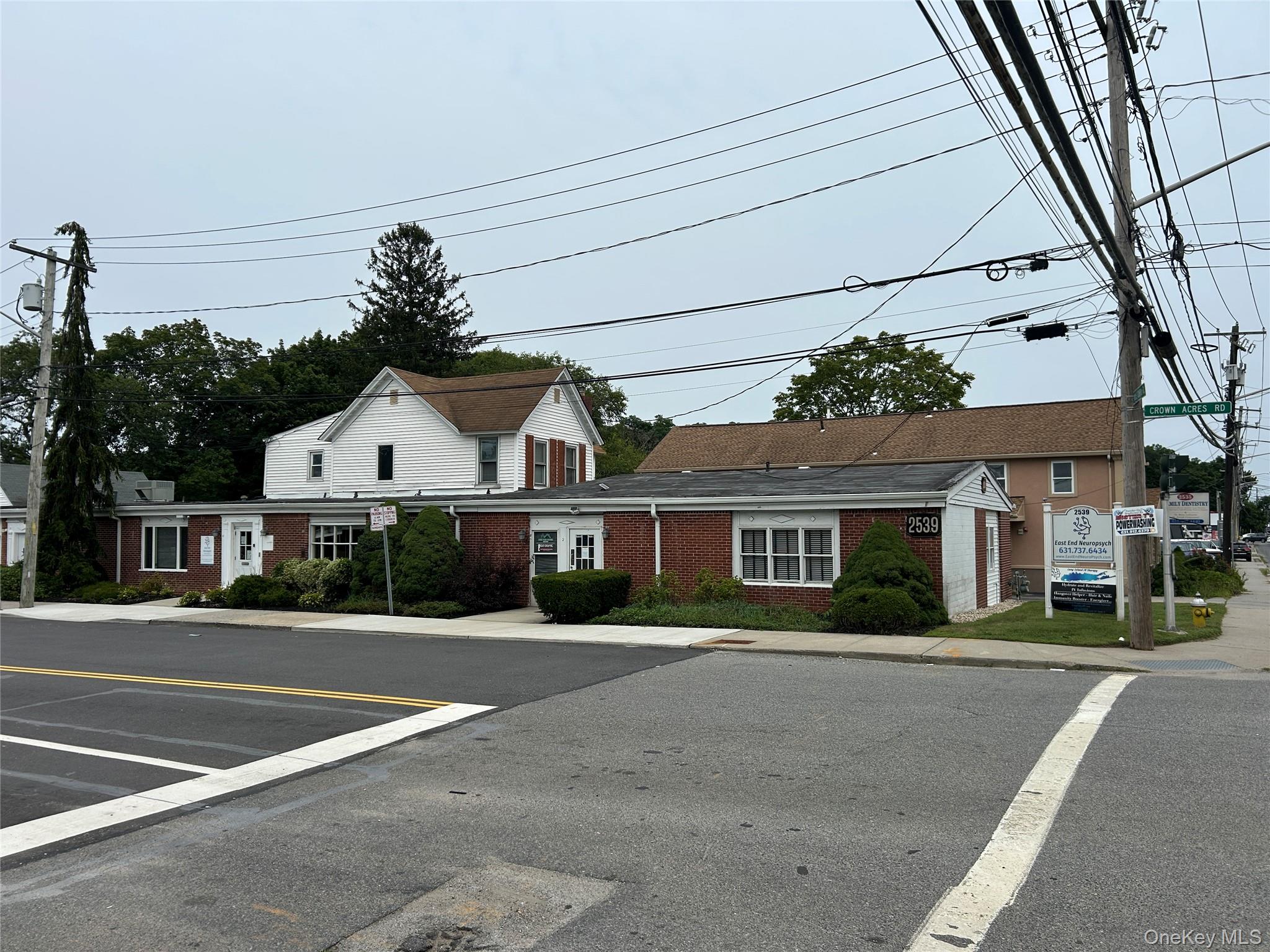 #1 photo, 2539 Middle Country Road, サフォーク郡 Centereach , NY 11720