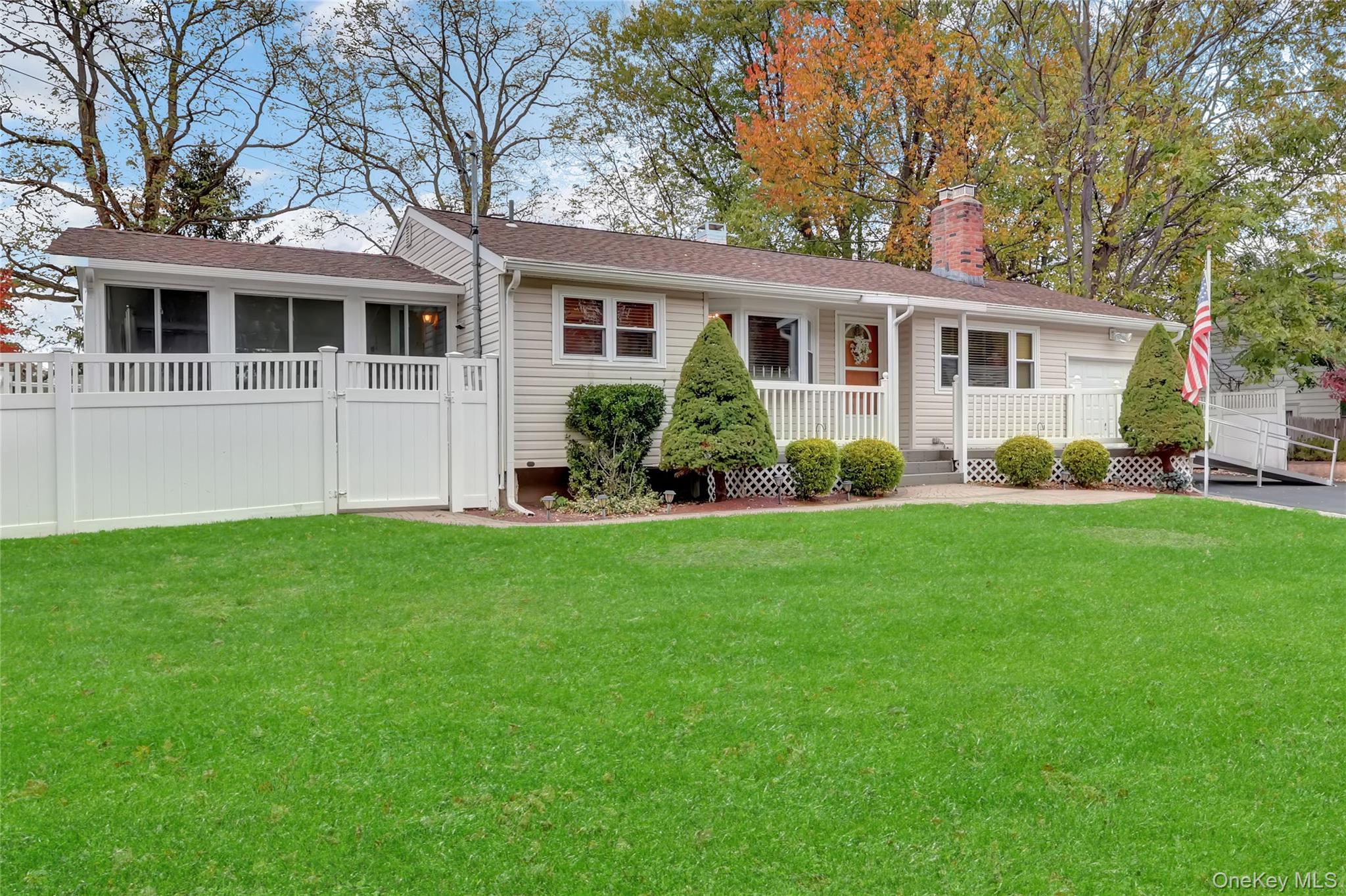 #4 photo, 42 S Mallard Avenue, サフォーク郡 Selden , NY 11784