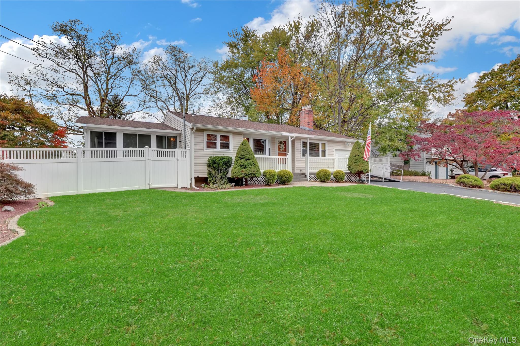 #5 photo, 42 S Mallard Avenue, サフォーク郡 Selden , NY 11784