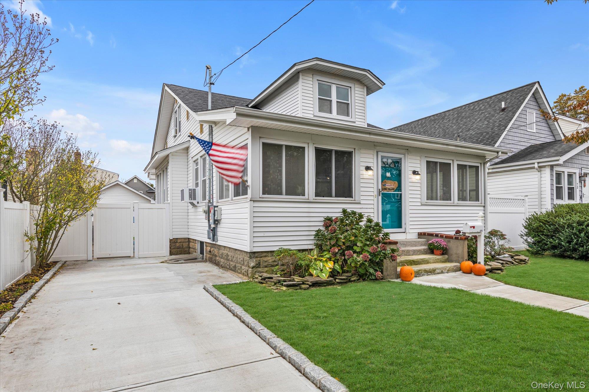 #2 photo, 1894 Commonwealth Avenue, ナッソー郡 Merrick , NY 11566