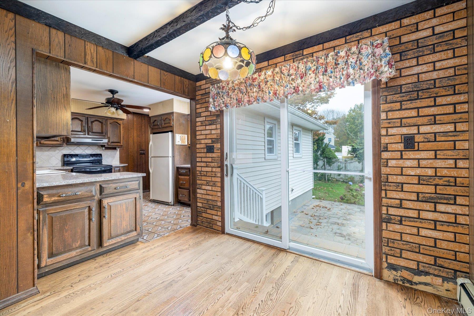 #16 photo, 8 Keats Place, Greenlawn , NY 11740