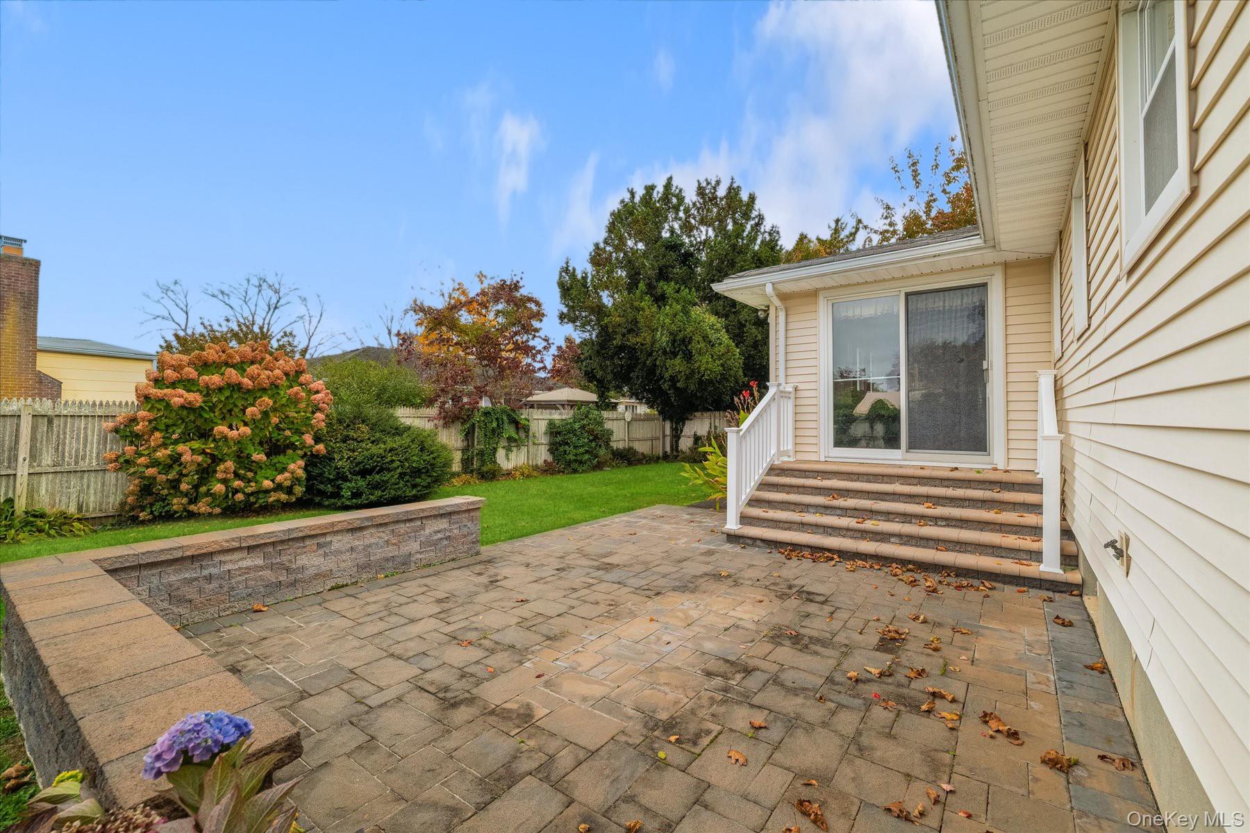 #6 photo, 8 Keats Place, Greenlawn , NY 11740