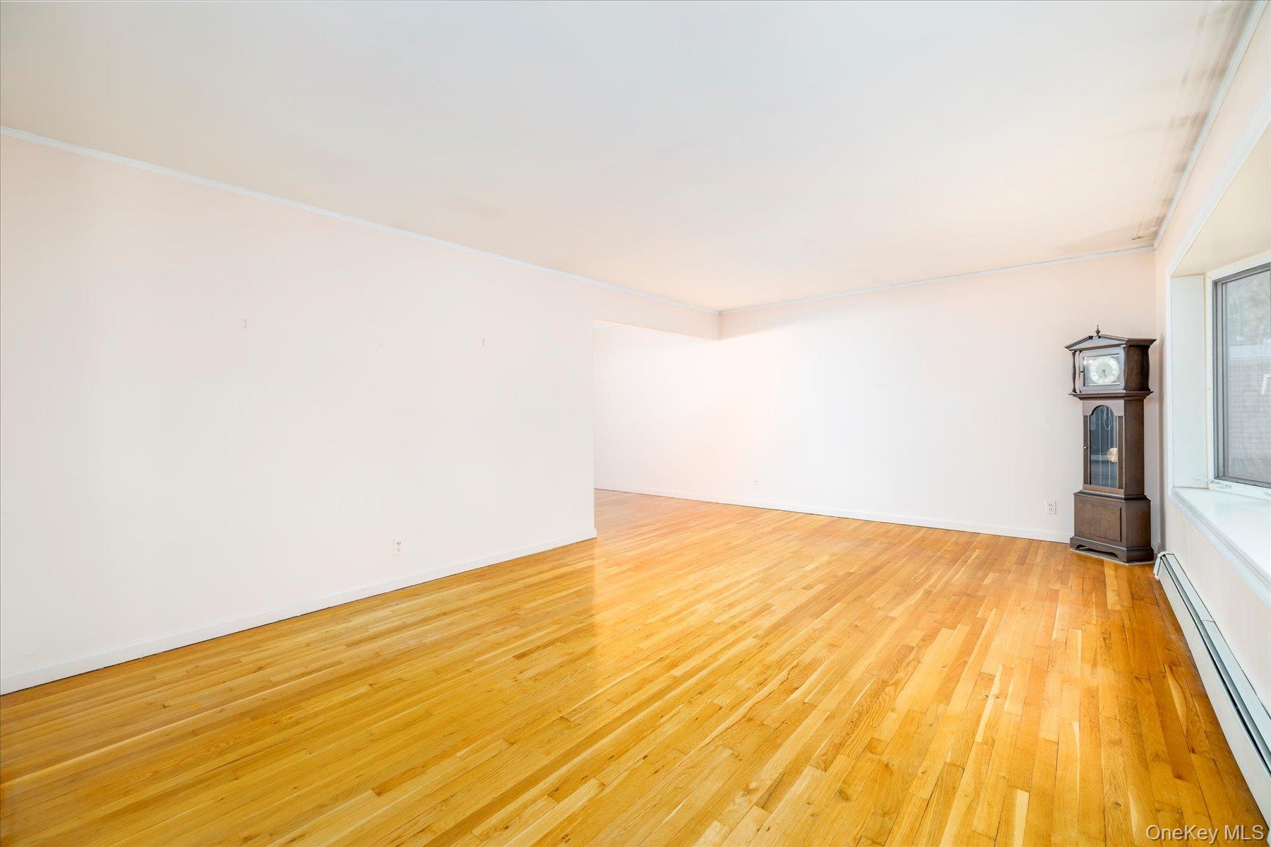 #8 photo, 8 Keats Place, Greenlawn , NY 11740