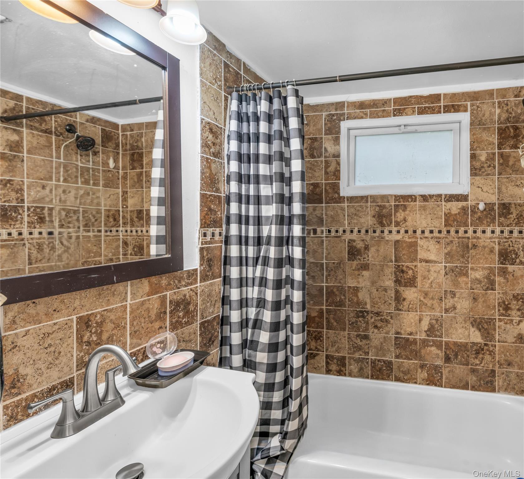 #19 photo, 120 Somerset Avenue, サフォーク郡 Mastic , NY 11950