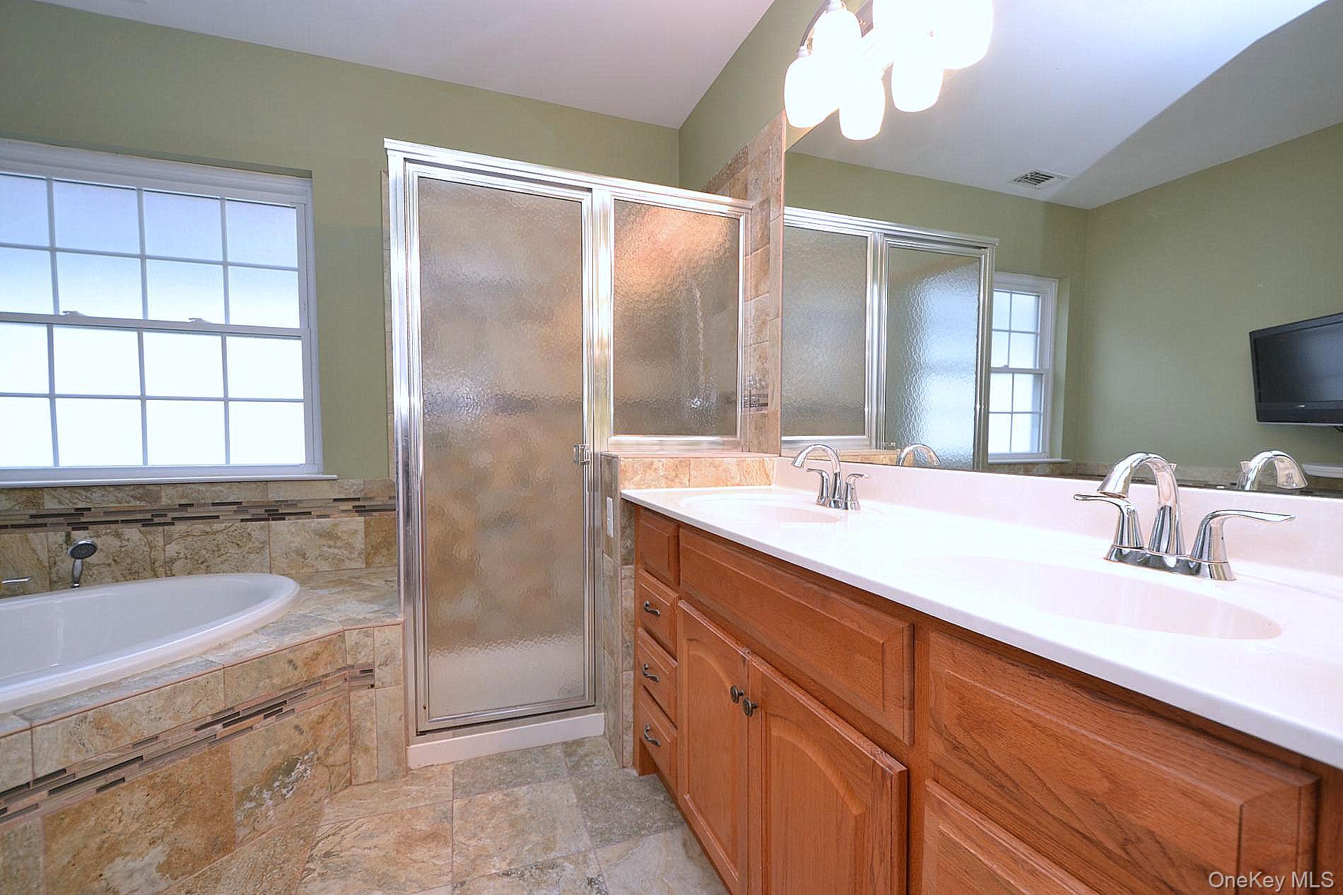 #19 photo, 1 Philip Lane, サフォーク郡 Middle Island , NY 11953