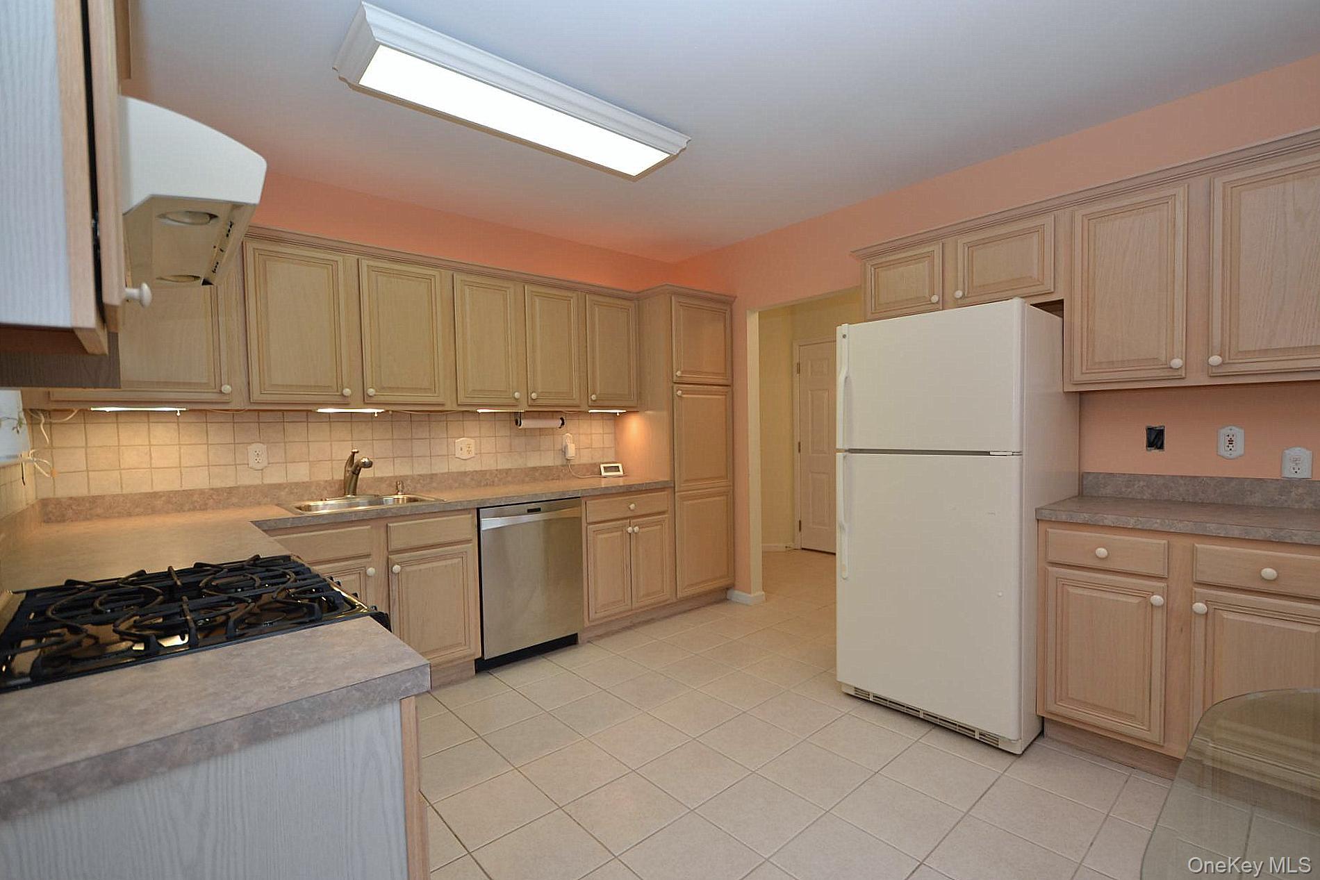 #6 photo, 1 Philip Lane, サフォーク郡 Middle Island , NY 11953