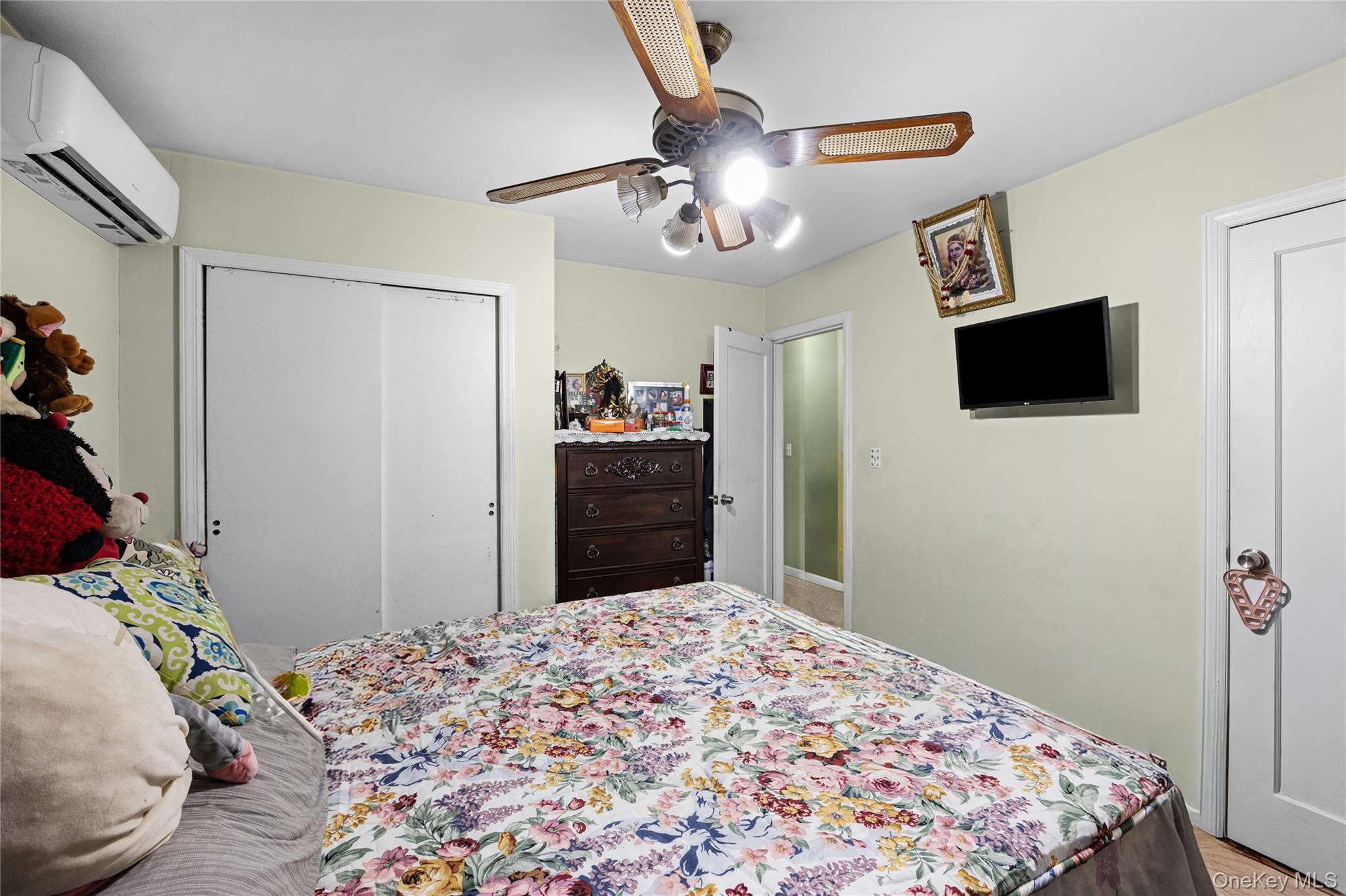 #13 photo, 24612 86th Road, クイーンズ区 Bellerose , NY 11426