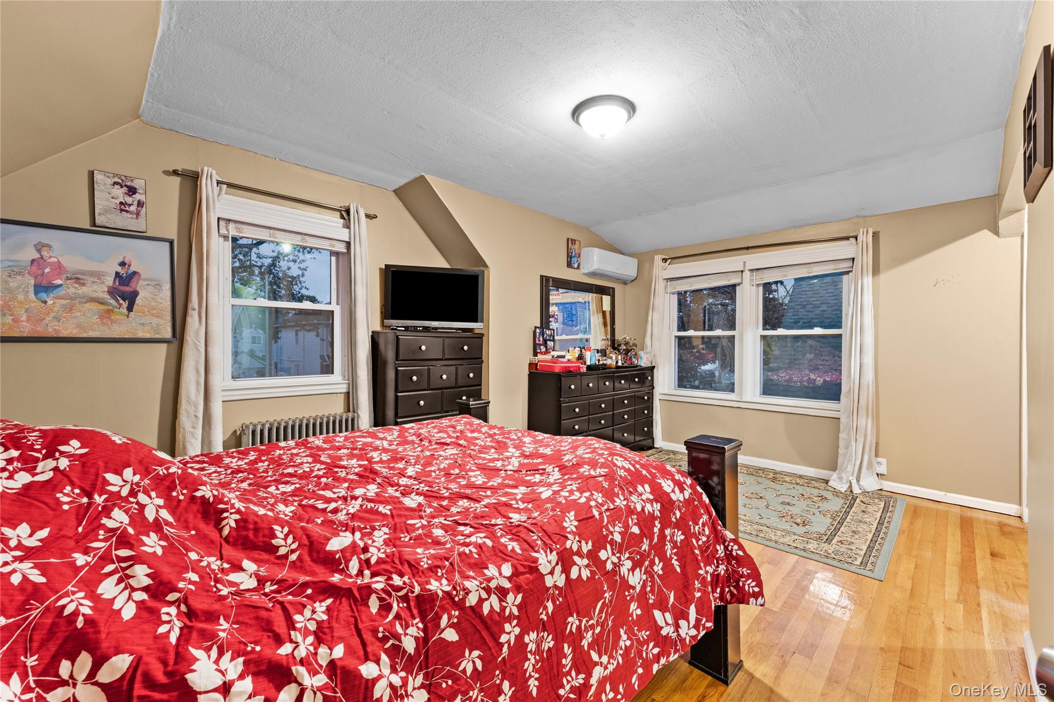 #16 photo, 24612 86th Road, クイーンズ区 Bellerose , NY 11426