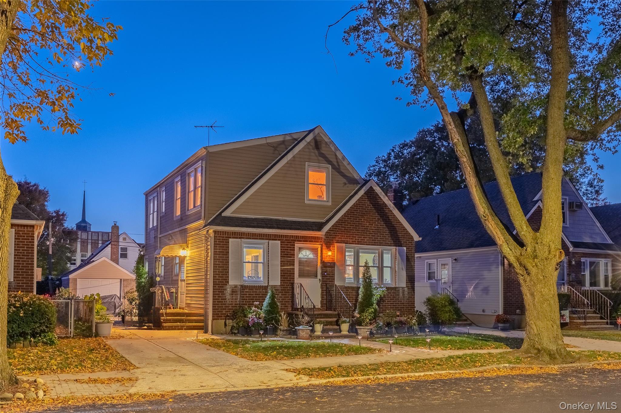 #3 photo, 24612 86th Road, クイーンズ区 Bellerose , NY 11426