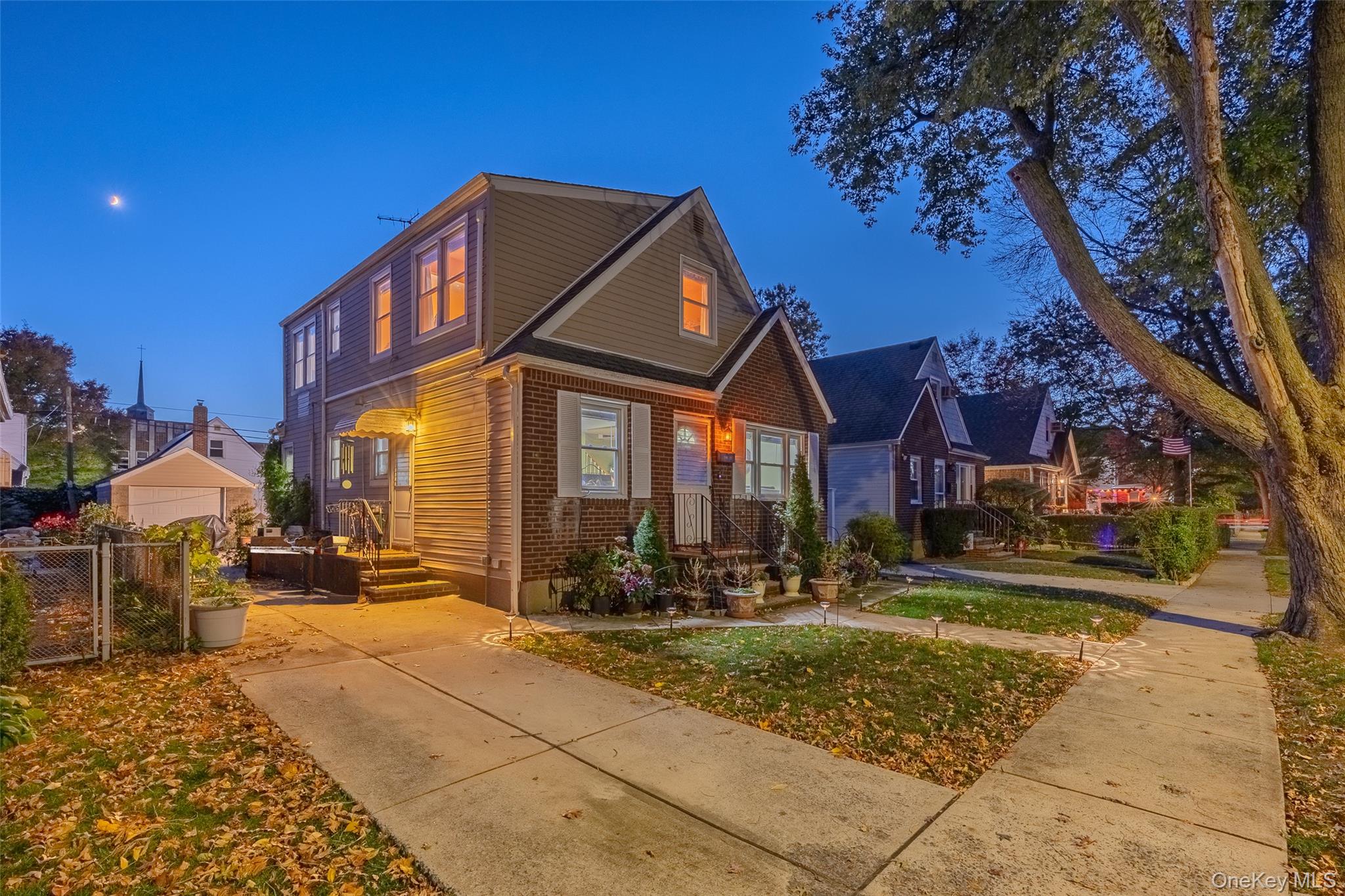 #4 photo, 24612 86th Road, クイーンズ区 Bellerose , NY 11426