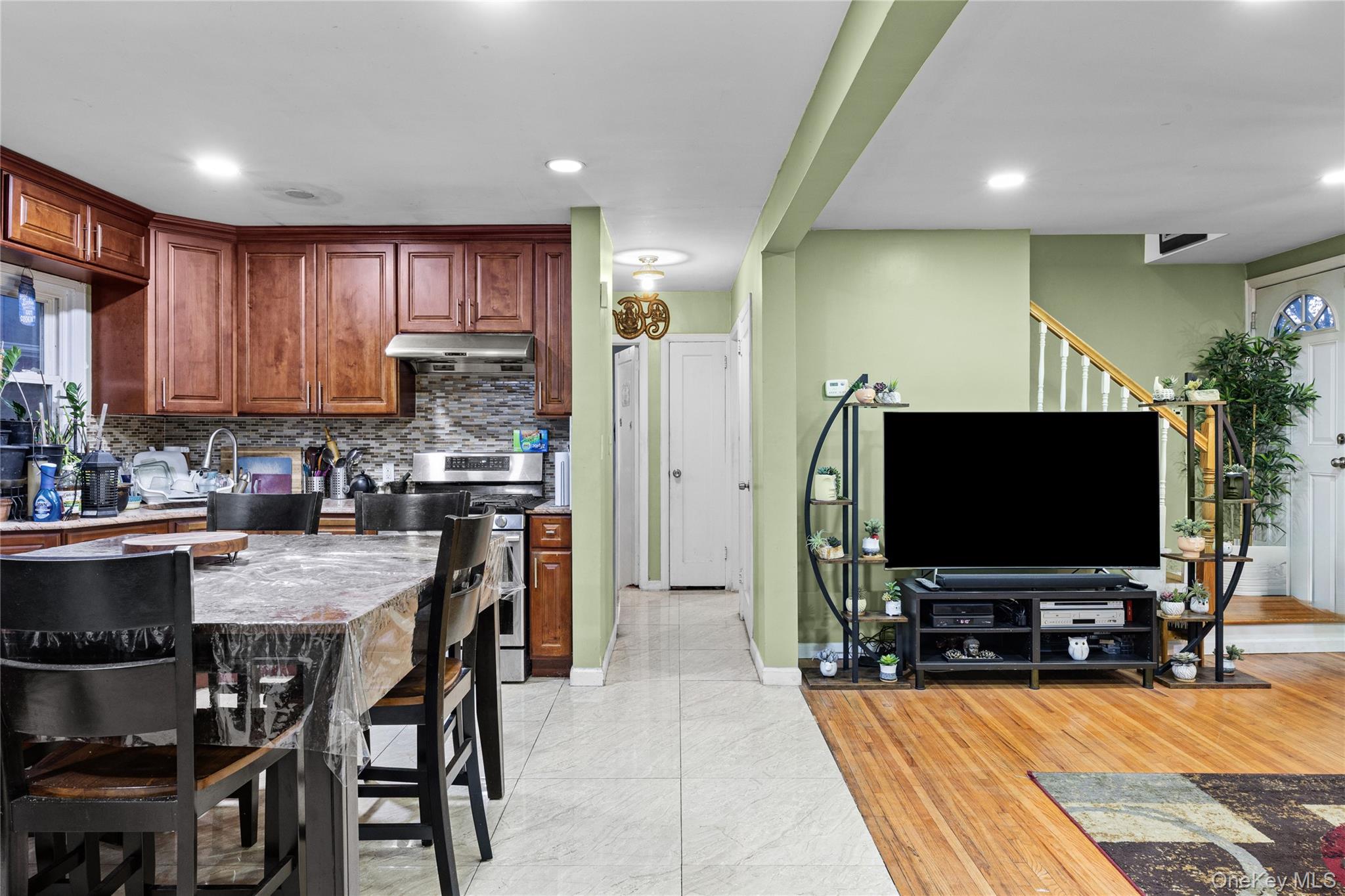 #8 photo, 24612 86th Road, クイーンズ区 Bellerose , NY 11426