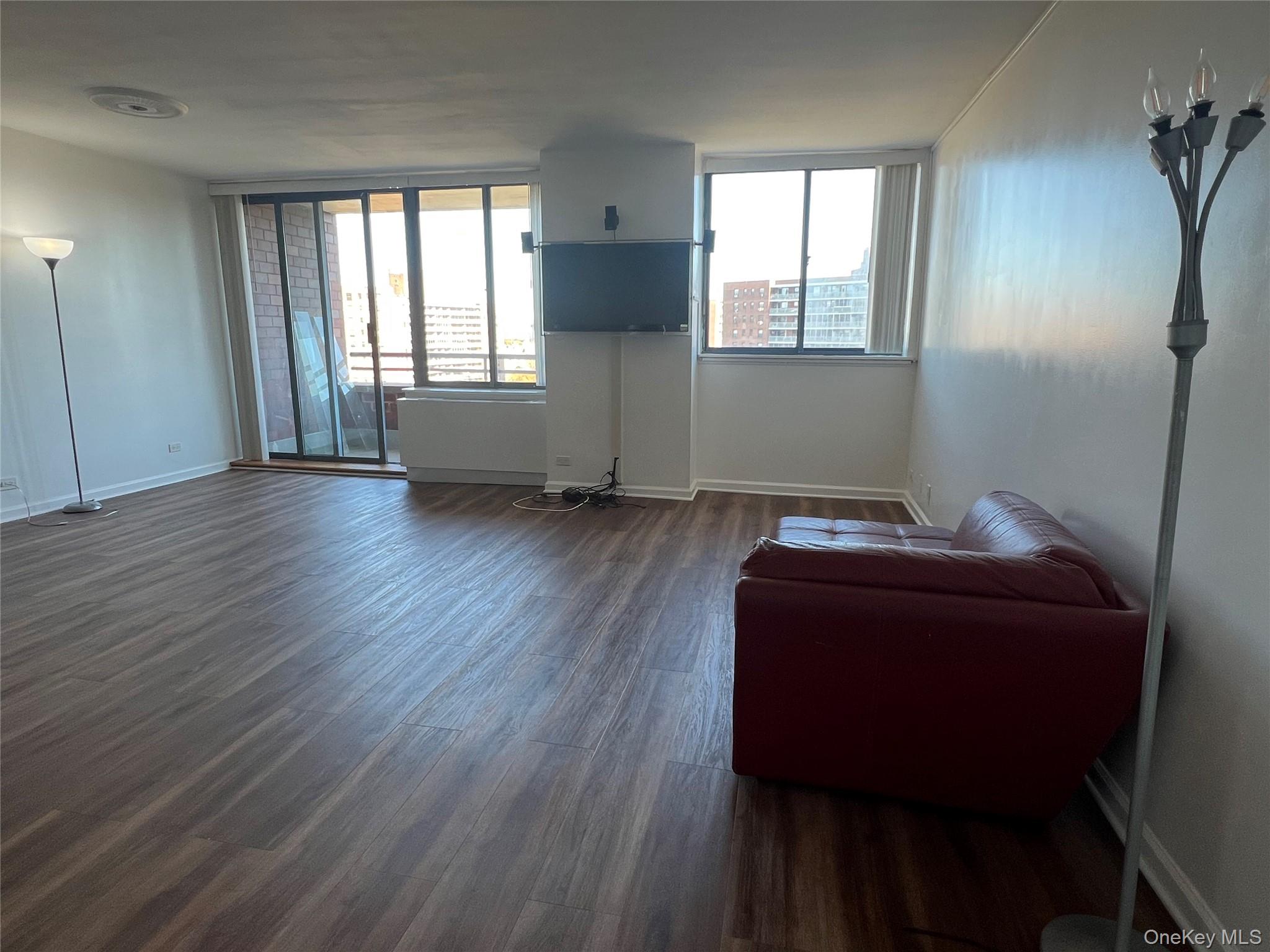 #12 photo, 62-54 97 Place, クイーンズ区 Rego Park , NY 11374