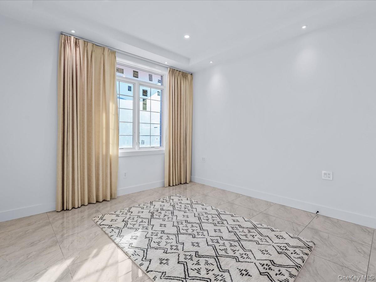 #20 photo, 233-12 Bay Street, クイーンズ区 Douglaston , NY 11363