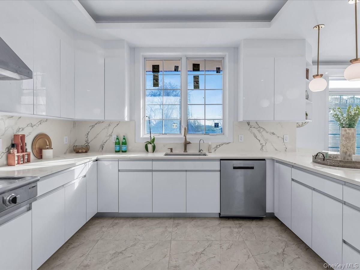 #9 photo, 233-12 Bay Street, クイーンズ区 Douglaston , NY 11363