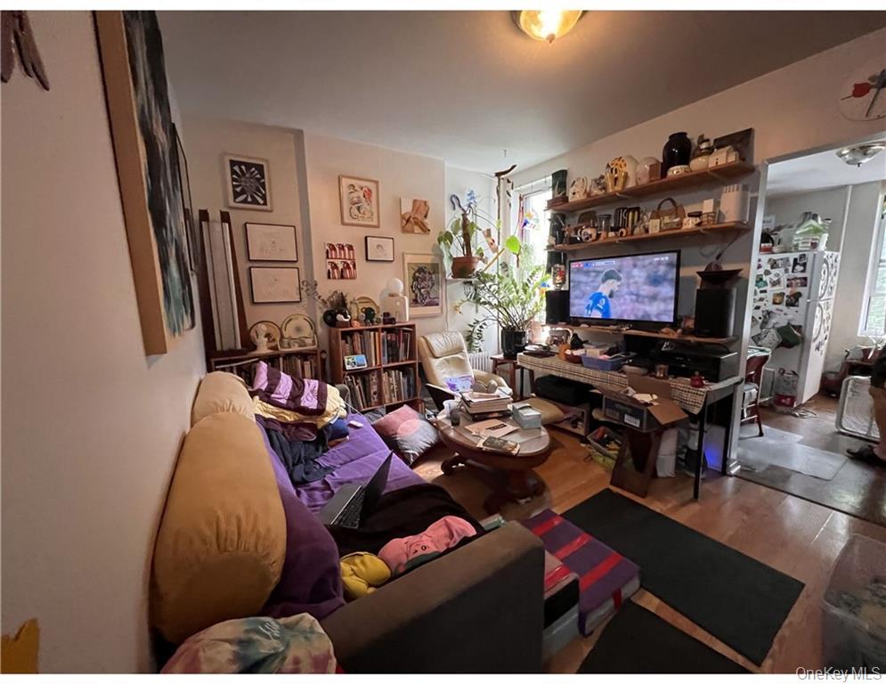 #11 photo, 862 Woodward Avenue, クイーンズ区 Ridgewood , NY 11385