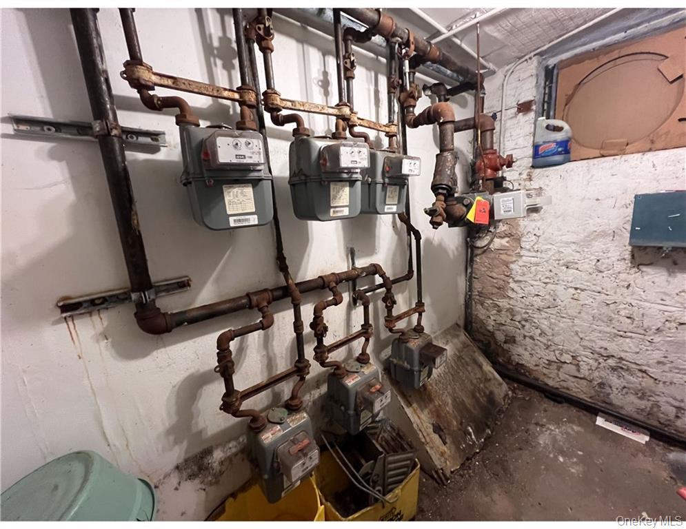 #15 photo, 862 Woodward Avenue, クイーンズ区 Ridgewood , NY 11385