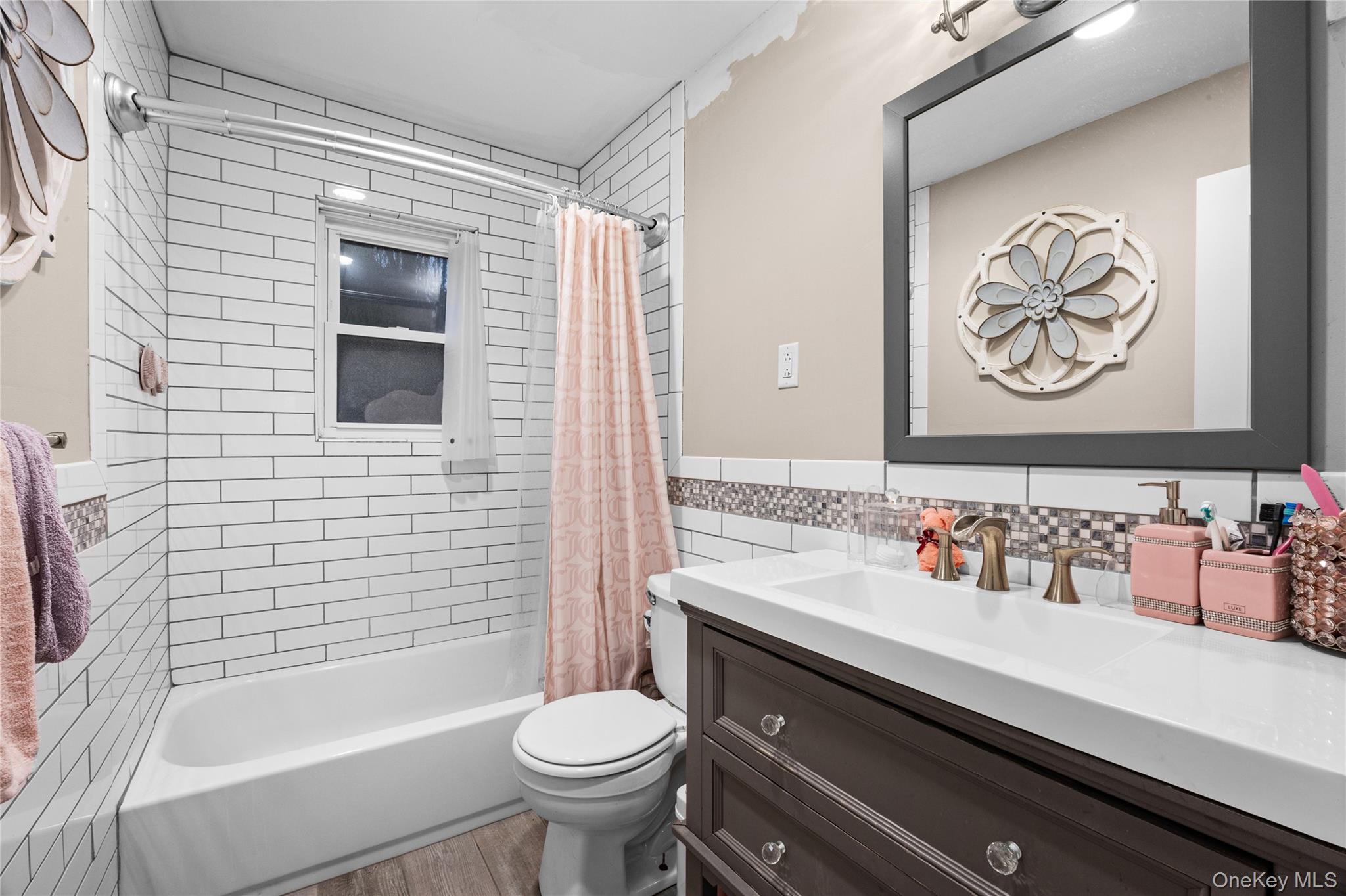 #8 photo, 9 Riviera Parkway, サフォーク郡 Lindenhurst , NY 11757