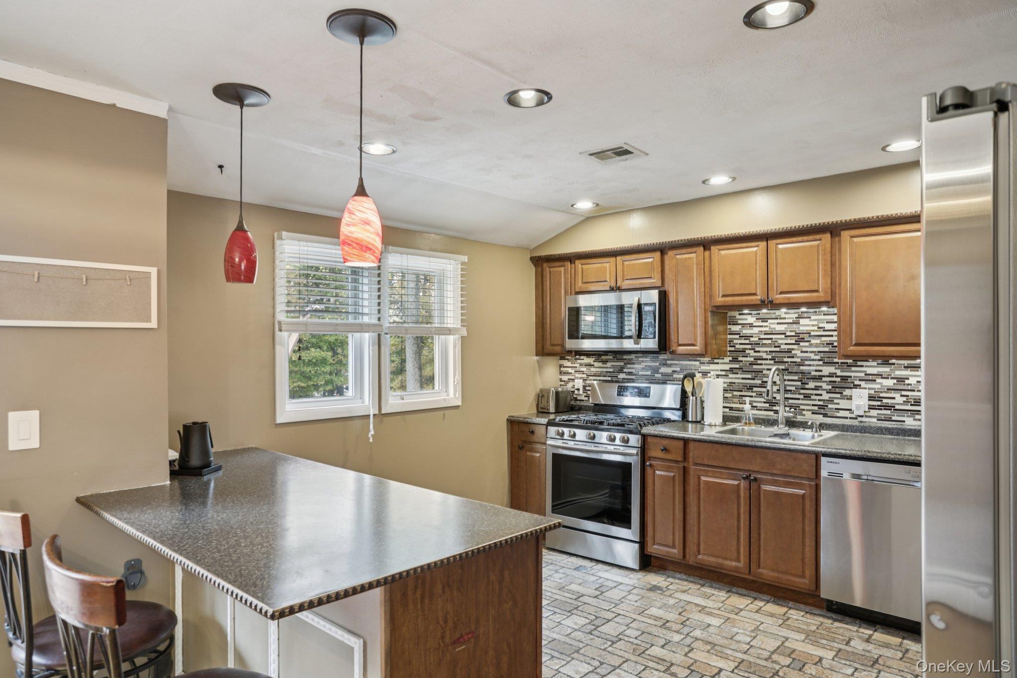 #11 photo, 48 Laura Drive, Airmont , NY 10952