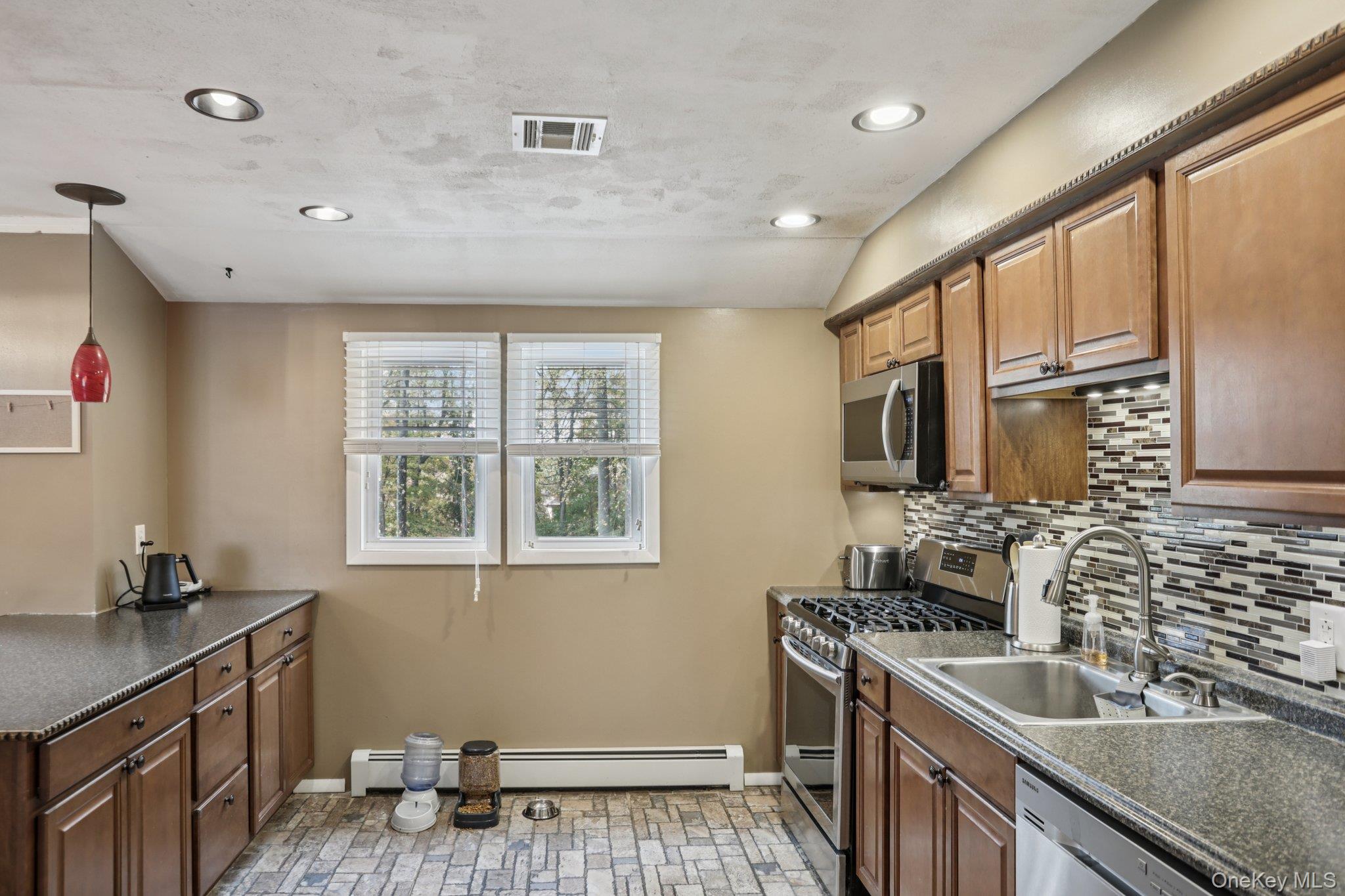 #12 photo, 48 Laura Drive, Airmont , NY 10952