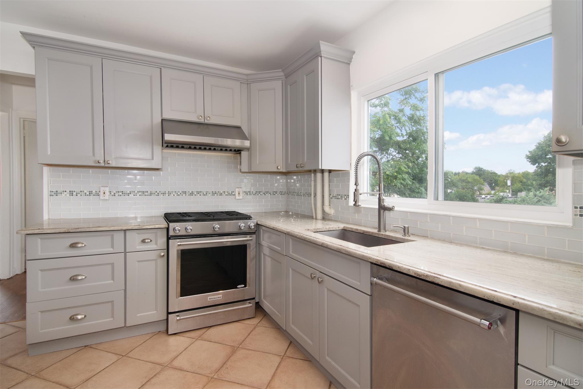 #15 photo, 311 Sixth Avenue, Pelham , NY 10803