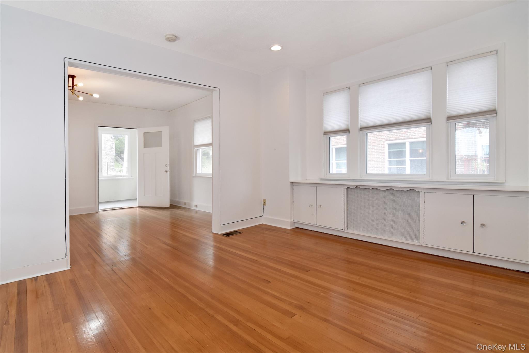 #5 photo, 311 Sixth Avenue, Pelham , NY 10803