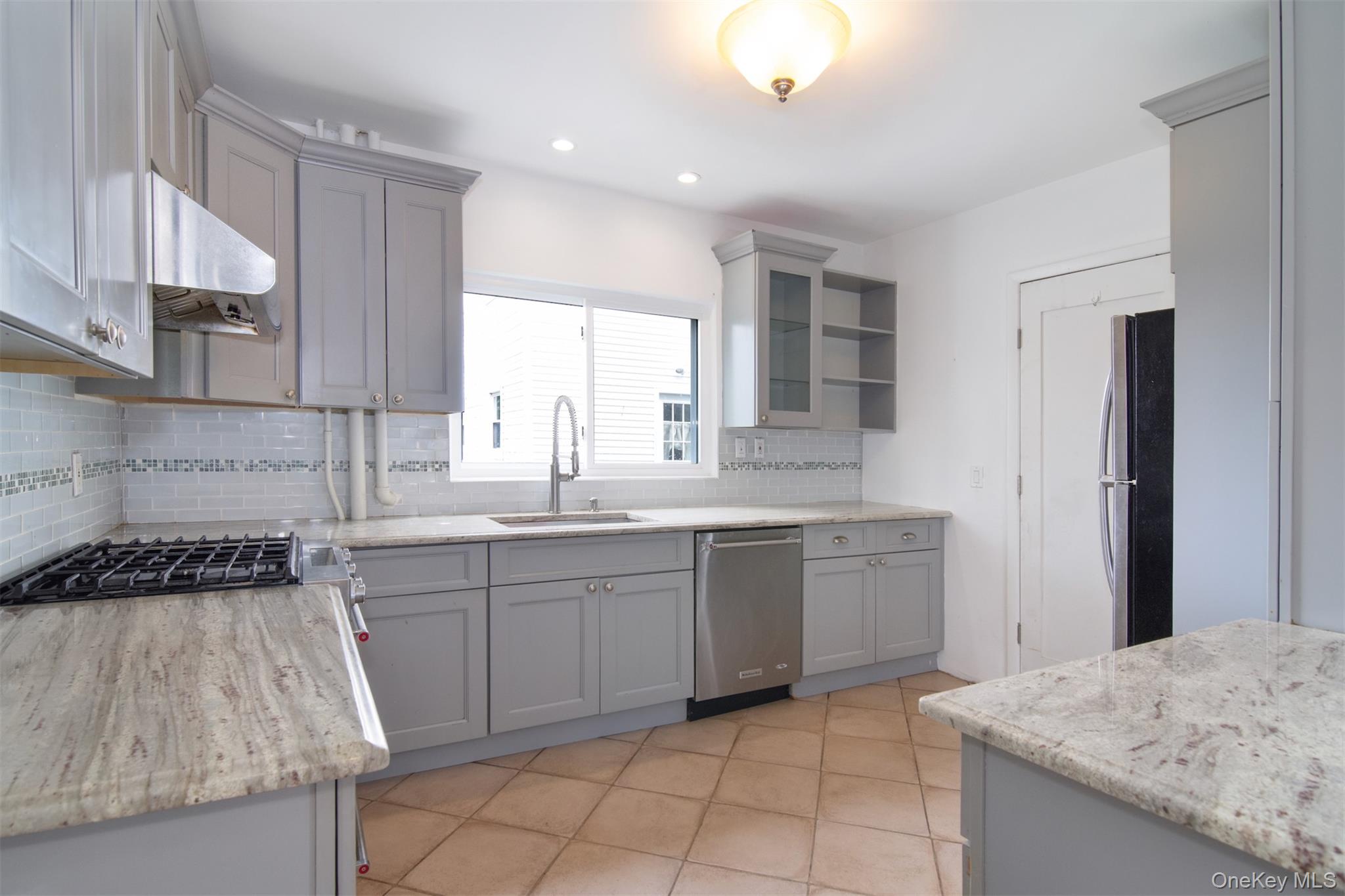 #7 photo, 311 Sixth Avenue, Pelham , NY 10803