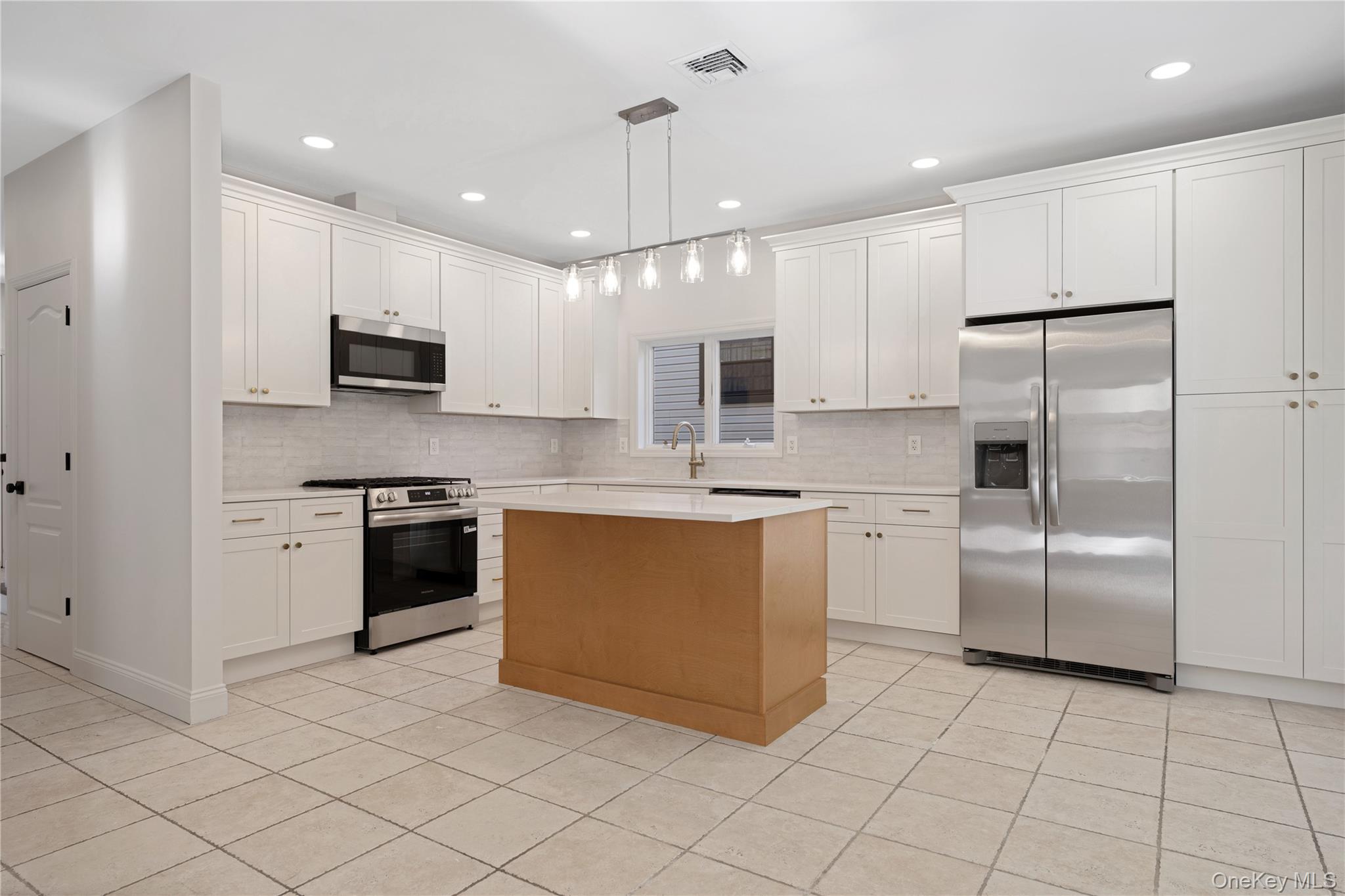 #8 photo, 35 Columbia Place, Mount Vernon , NY 10552