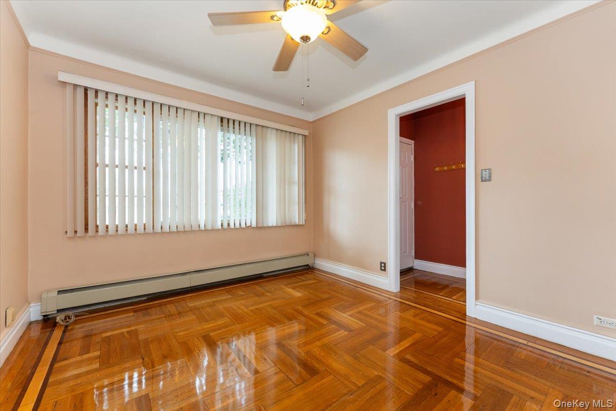 #12 photo, 3183 Waterbury Avenue, ブロンクス区 Bronx , NY 10465