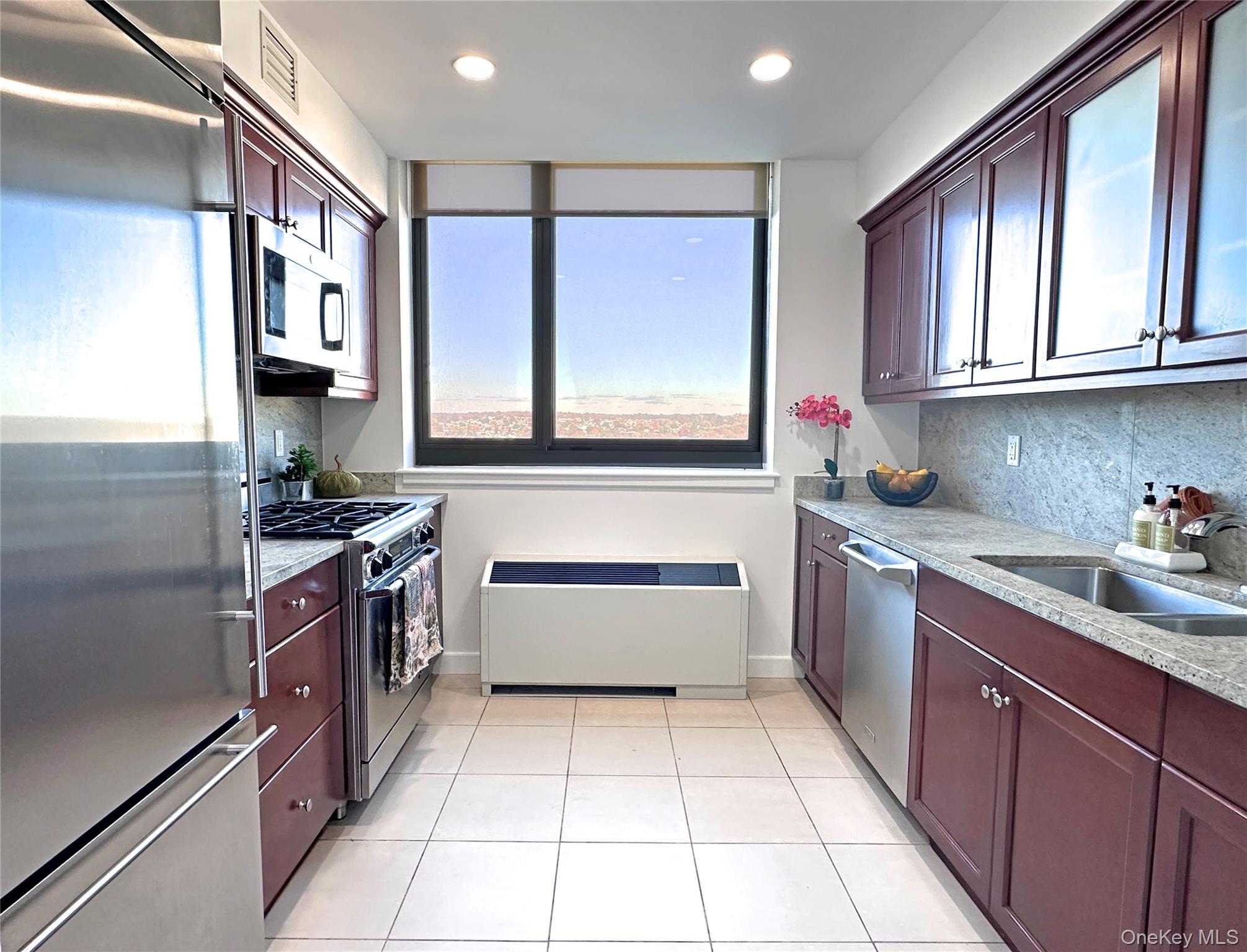 #19 photo, 10 City Place, White Plains , NY 10601