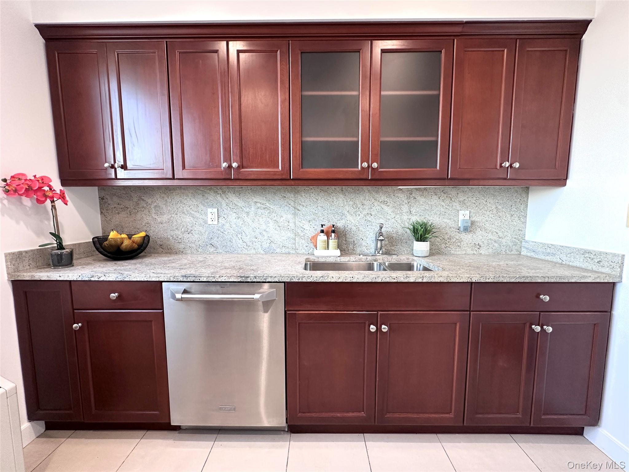 #20 photo, 10 City Place, White Plains , NY 10601