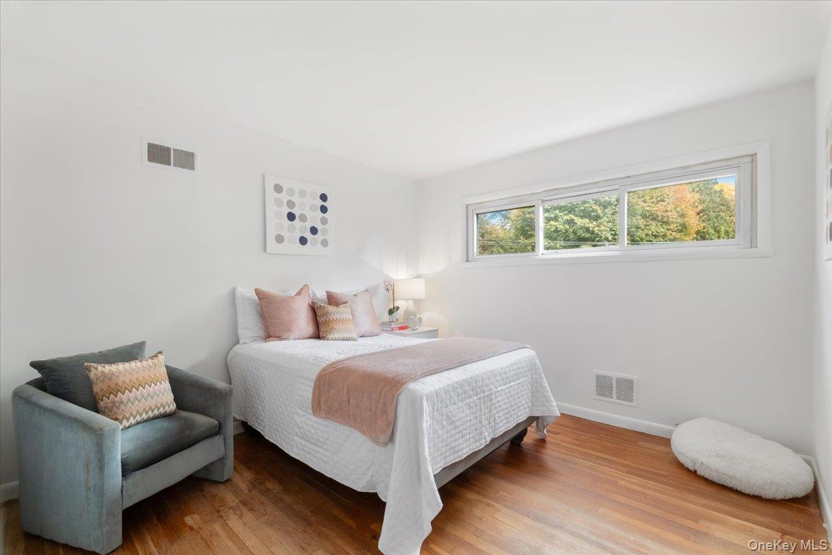 #17 photo, 56 Winslow Road, White Plains , NY 10606