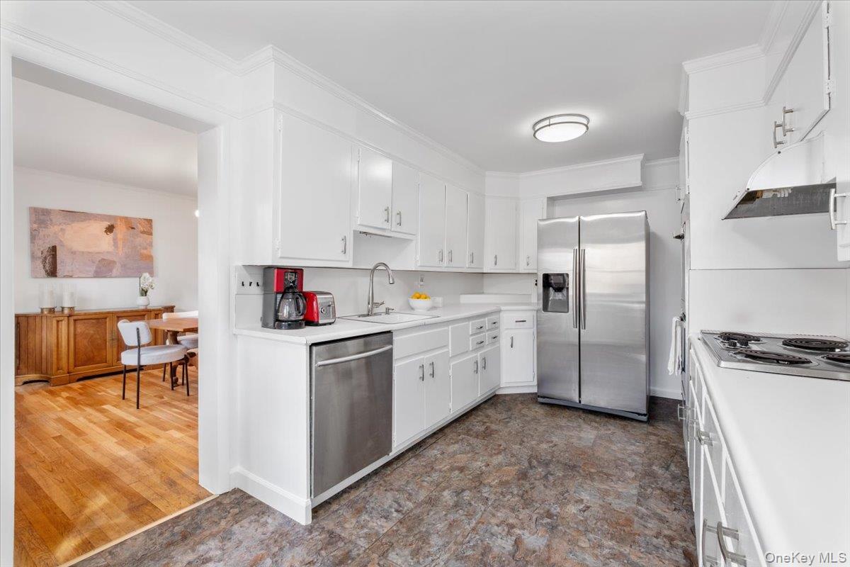 #8 photo, 56 Winslow Road, White Plains , NY 10606