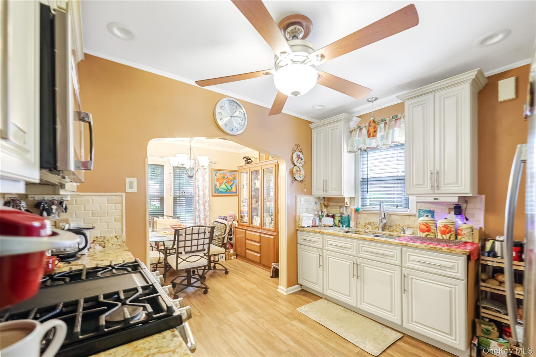 #10 photo, 115-70 230th Street, クイーンズ区 Cambria Heights , NY 11411