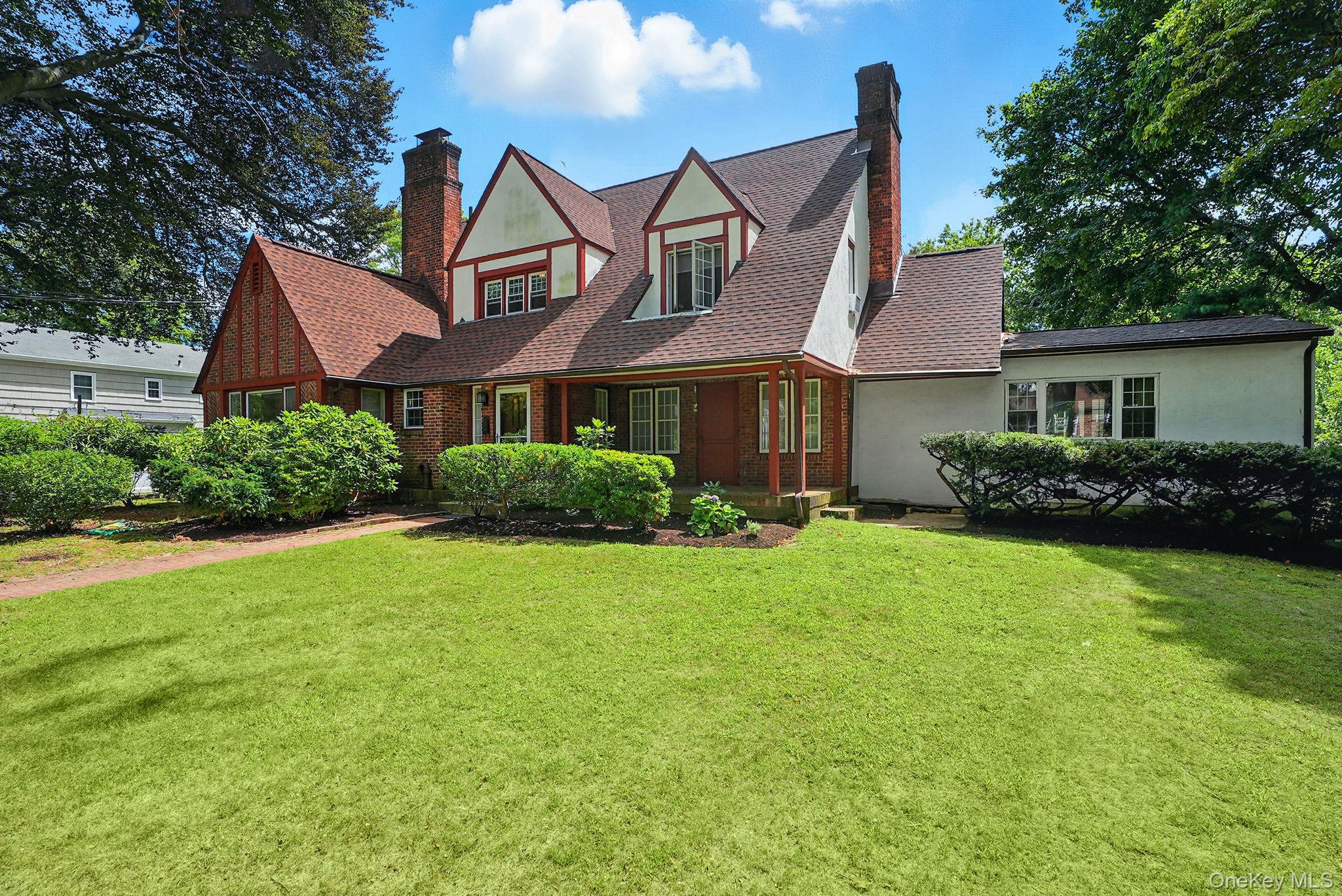 #2 photo, 11 Robinhood Road, White Plains , NY 10605