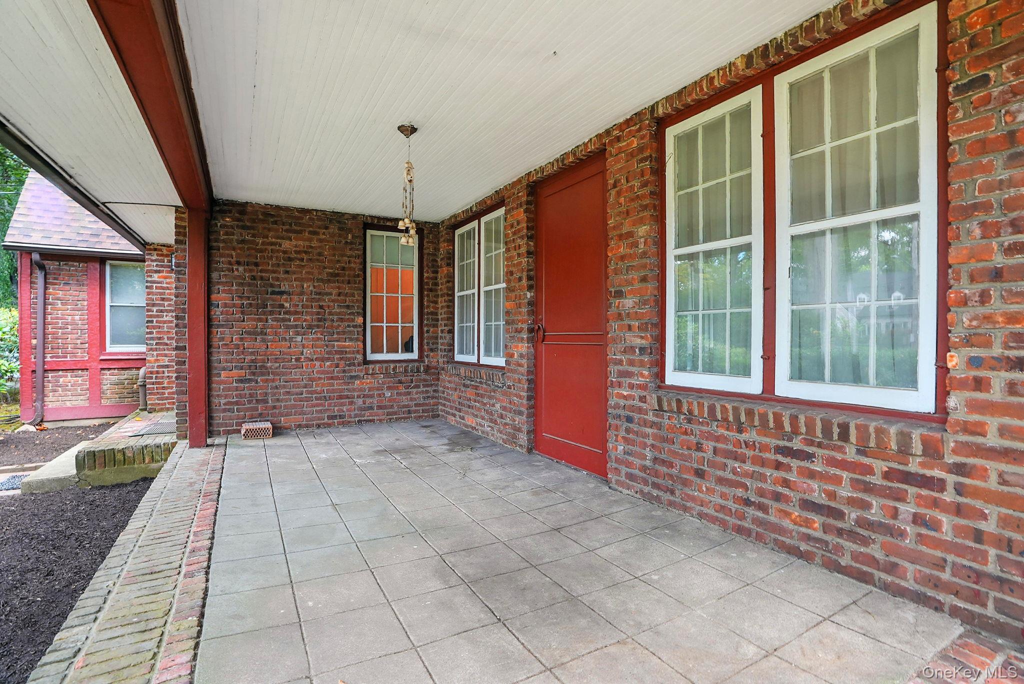 #5 photo, 11 Robinhood Road, White Plains , NY 10605