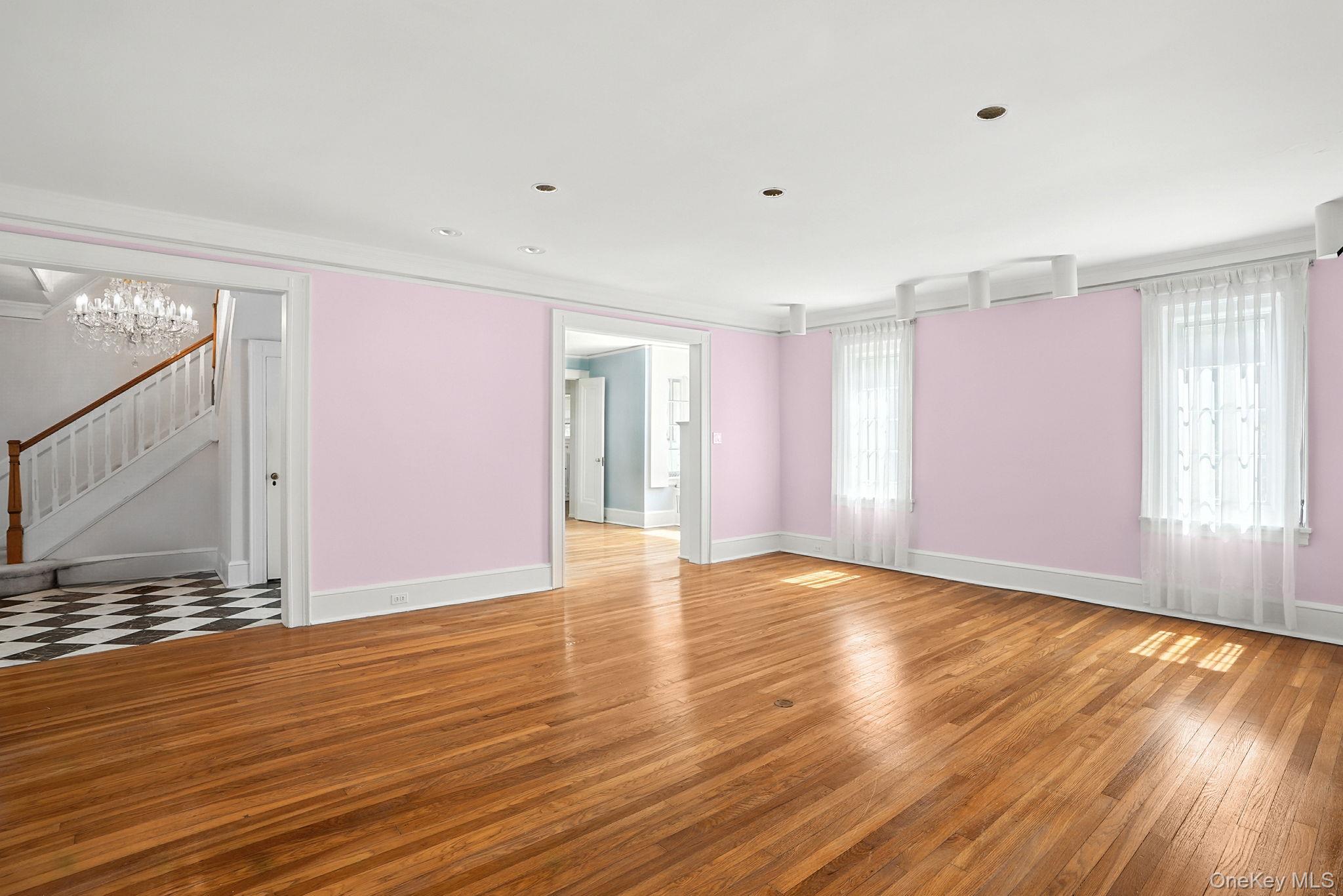 #9 photo, 11 Robinhood Road, White Plains , NY 10605