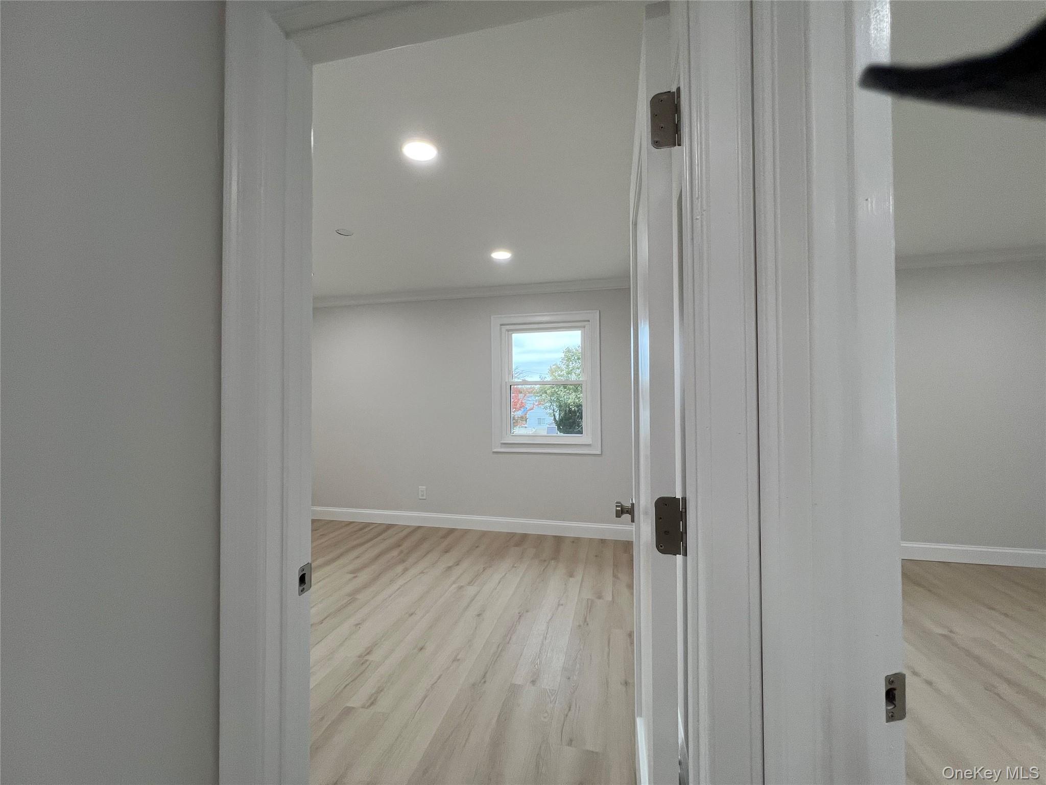 #12 photo, 683 Old Bethpage Road, ナッソー郡 Plainview , NY 11804