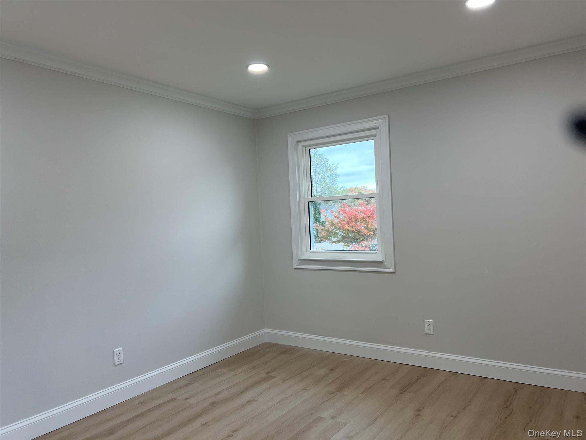 #3 photo, 683 Old Bethpage Road, ナッソー郡 Plainview , NY 11804