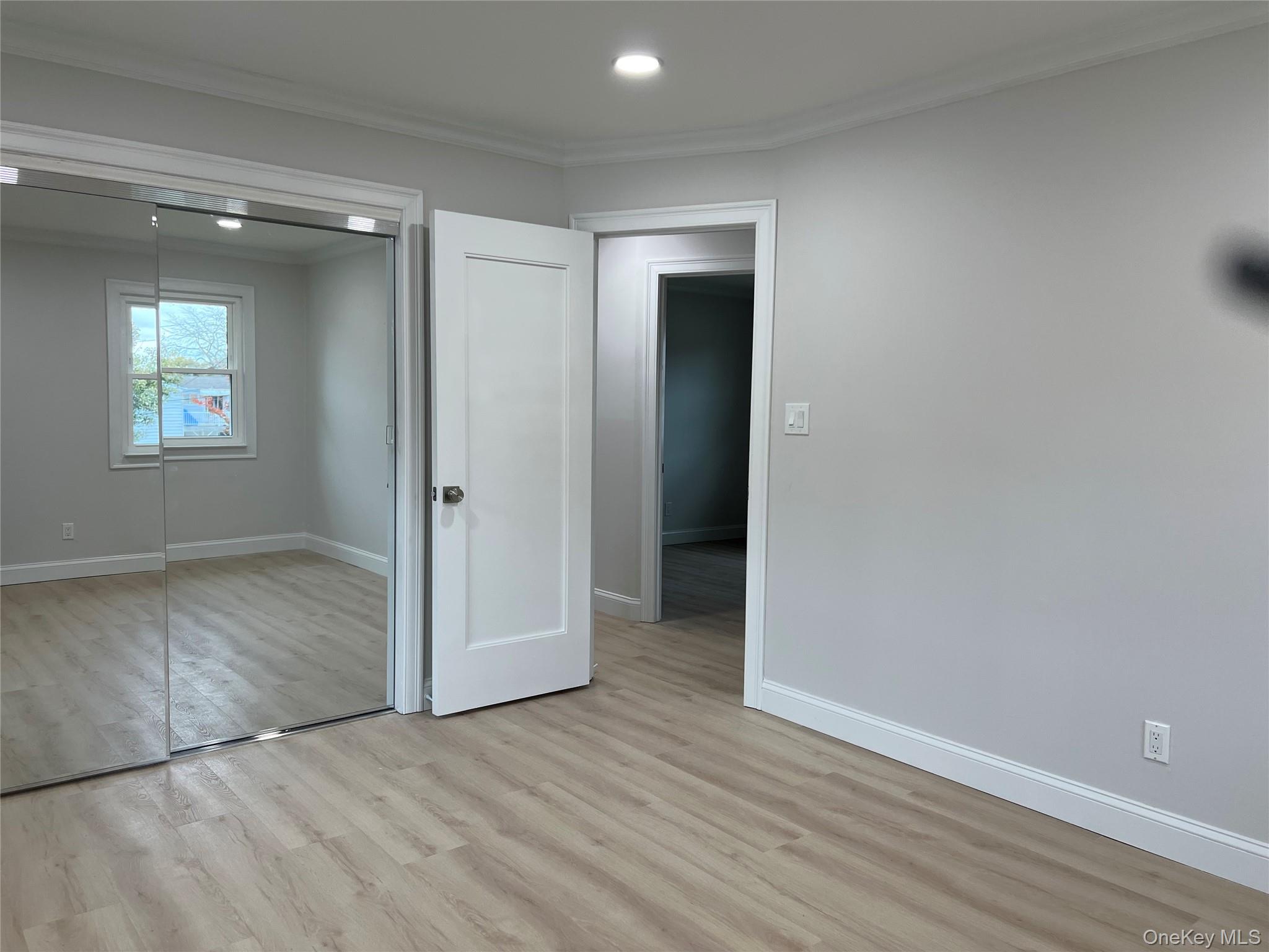 #4 photo, 683 Old Bethpage Road, ナッソー郡 Plainview , NY 11804