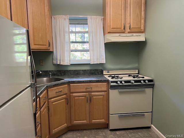 #3 photo, 6 Glen Hollow Dr, Holtsville , NY 11742