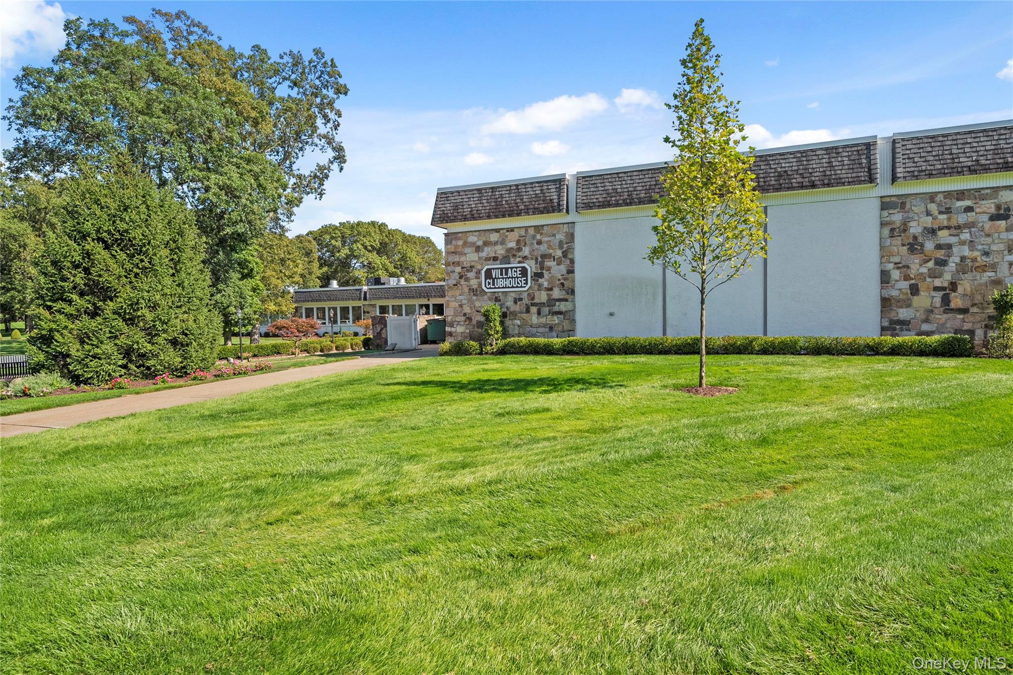 #16 photo, 227 Blackpool Court, サフォーク郡 Ridge , NY 11961