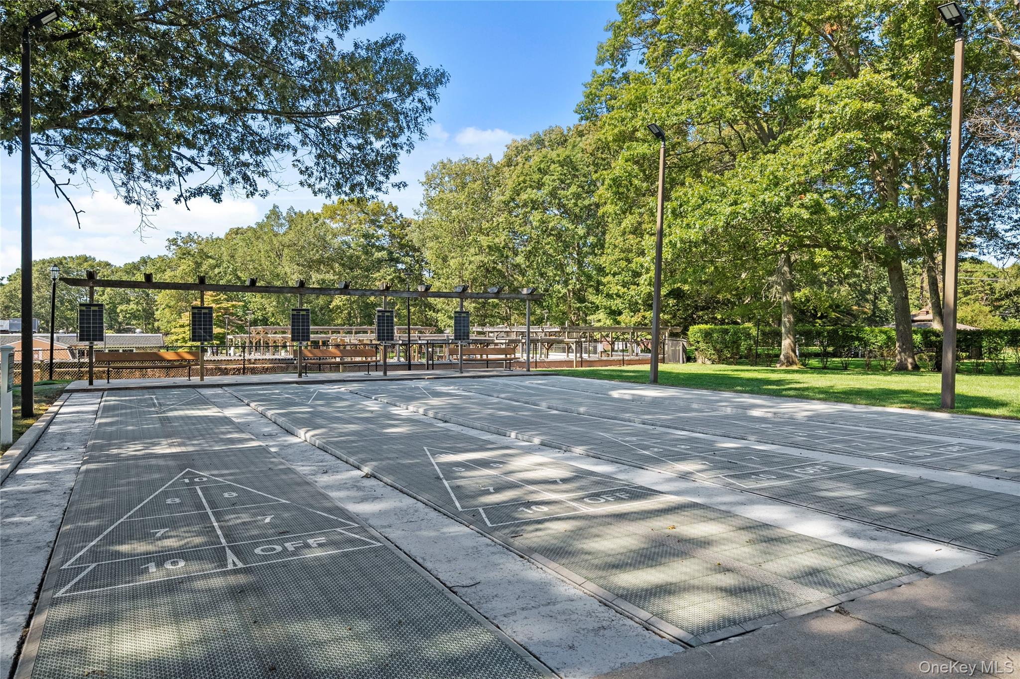 #17 photo, 227 Blackpool Court, サフォーク郡 Ridge , NY 11961