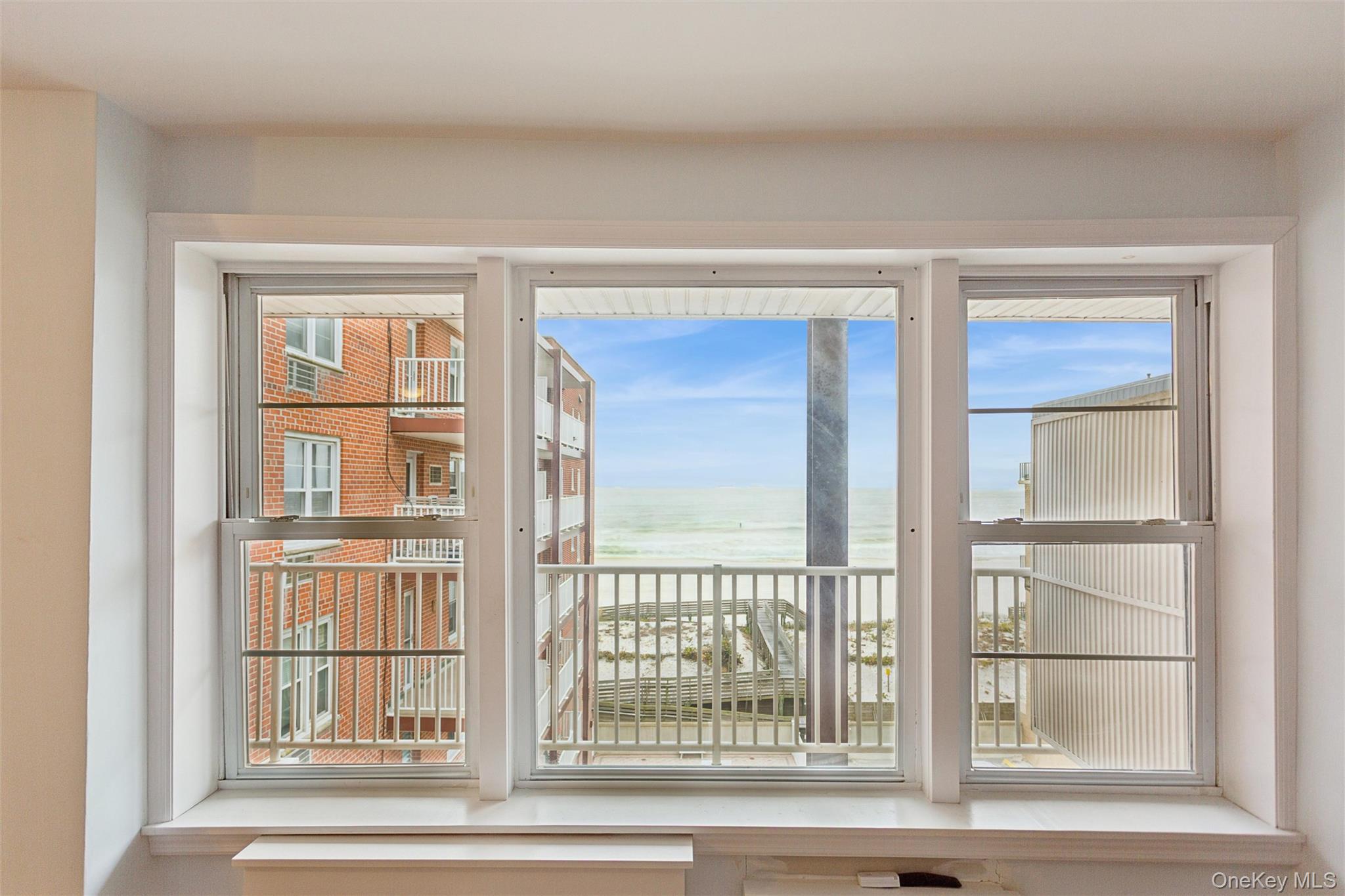 #16 photo, 666 Shore Road, ナッソー郡 Long Beach , NY 11561