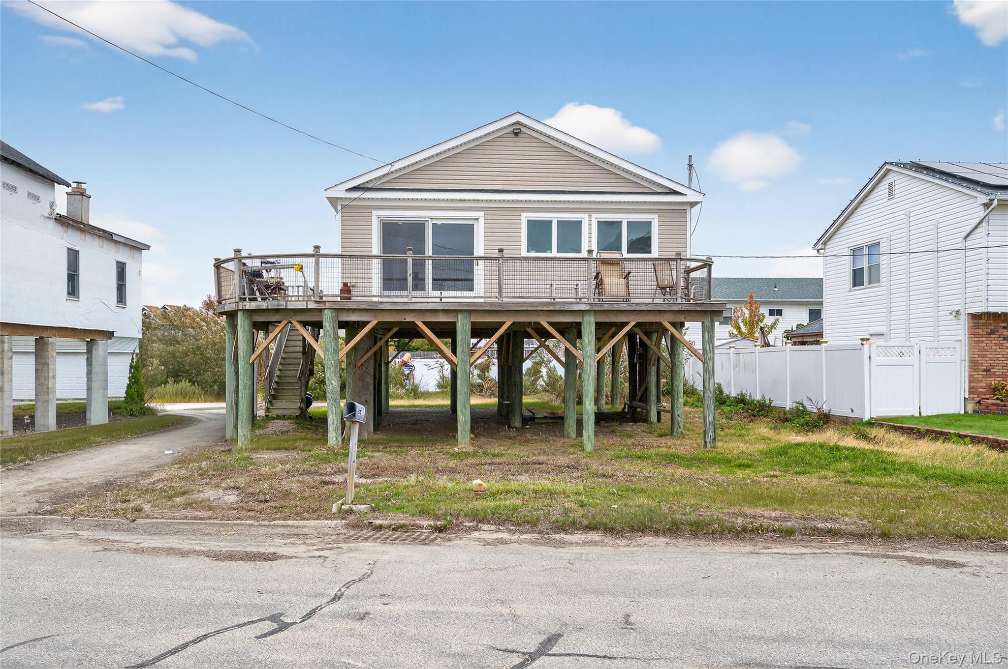 #1 photo, 88 Bayview Avenue, サフォーク郡 Lindenhurst , NY 11757